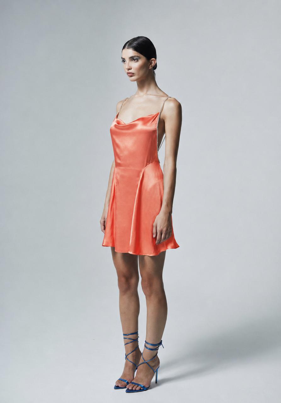 The Ethiquette Jenna Corail robe satin corail dos ouvert