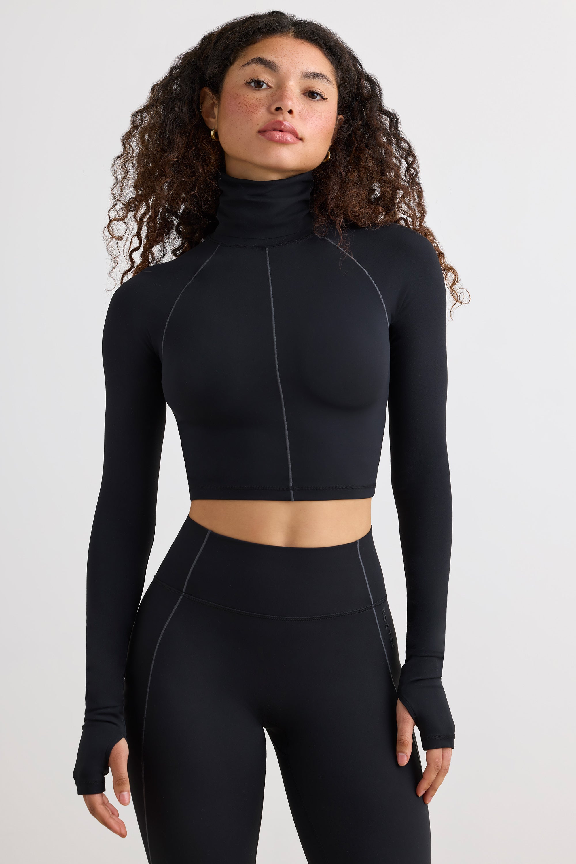Oh Polly Bo+Tee top court noir col montant sport