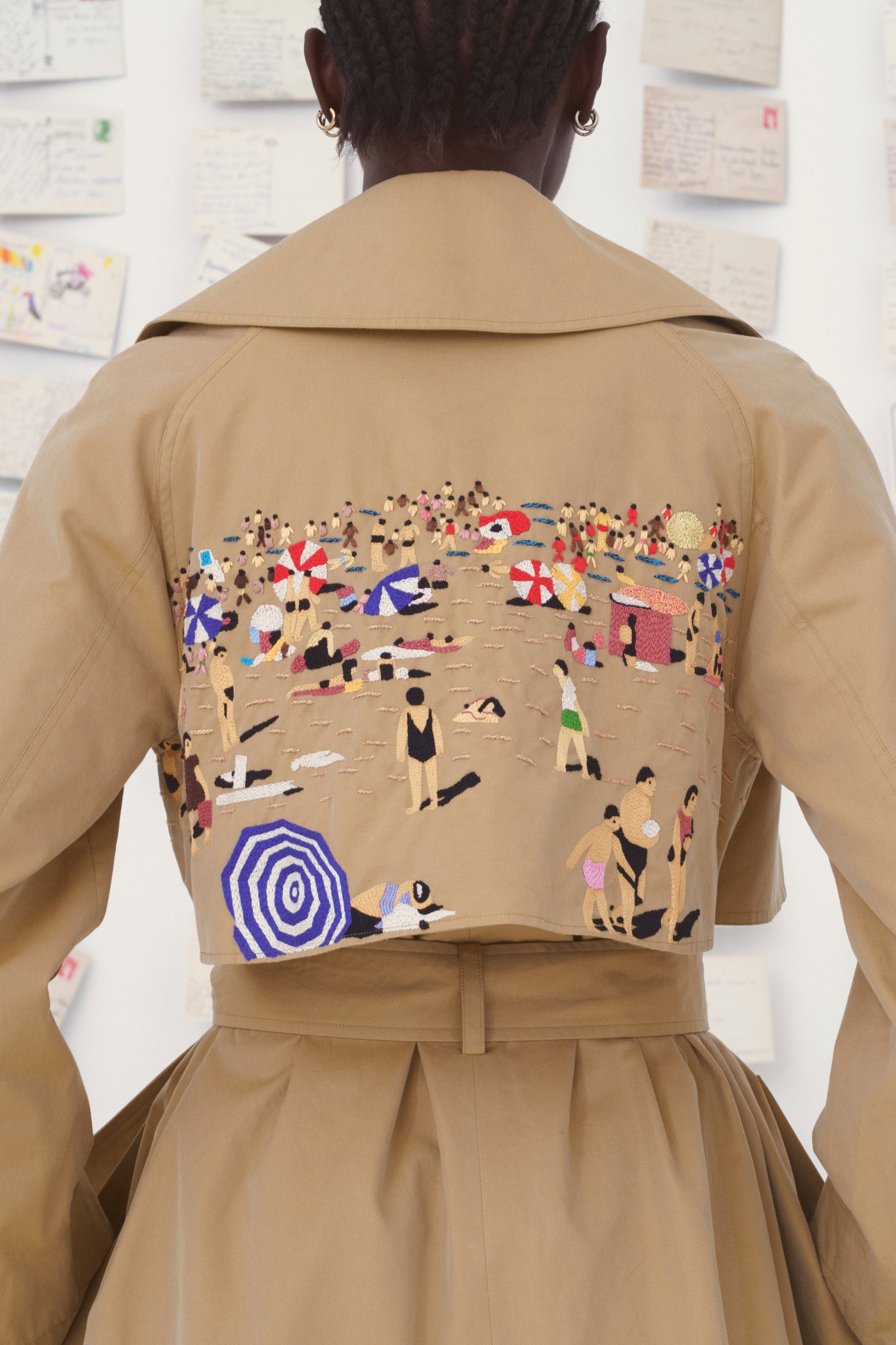 Mii en carte postale Trench Jenny trench La Provence broderie main