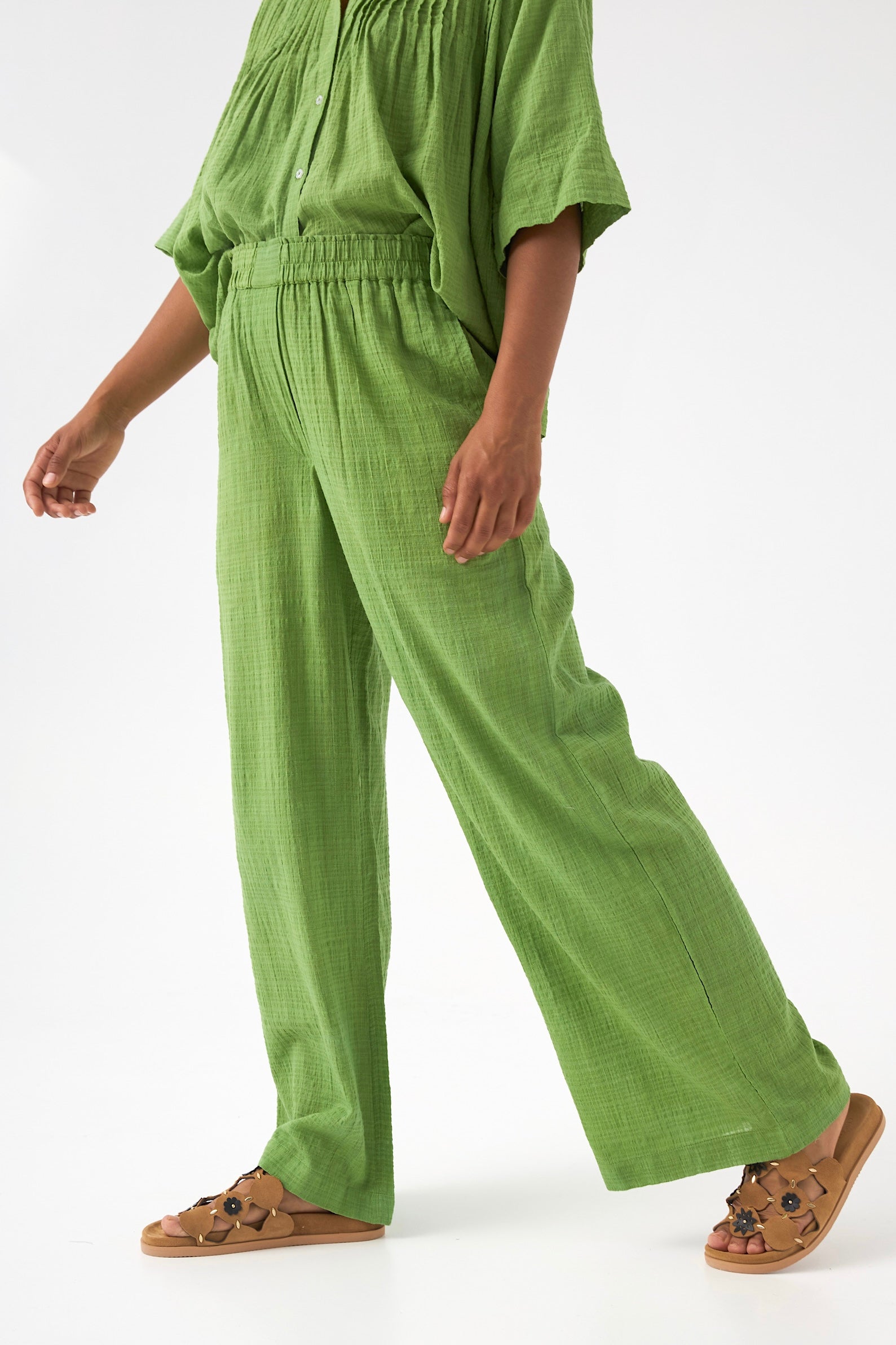 Chicosoleil Pantalons Curtis pantalon vert coton viscose