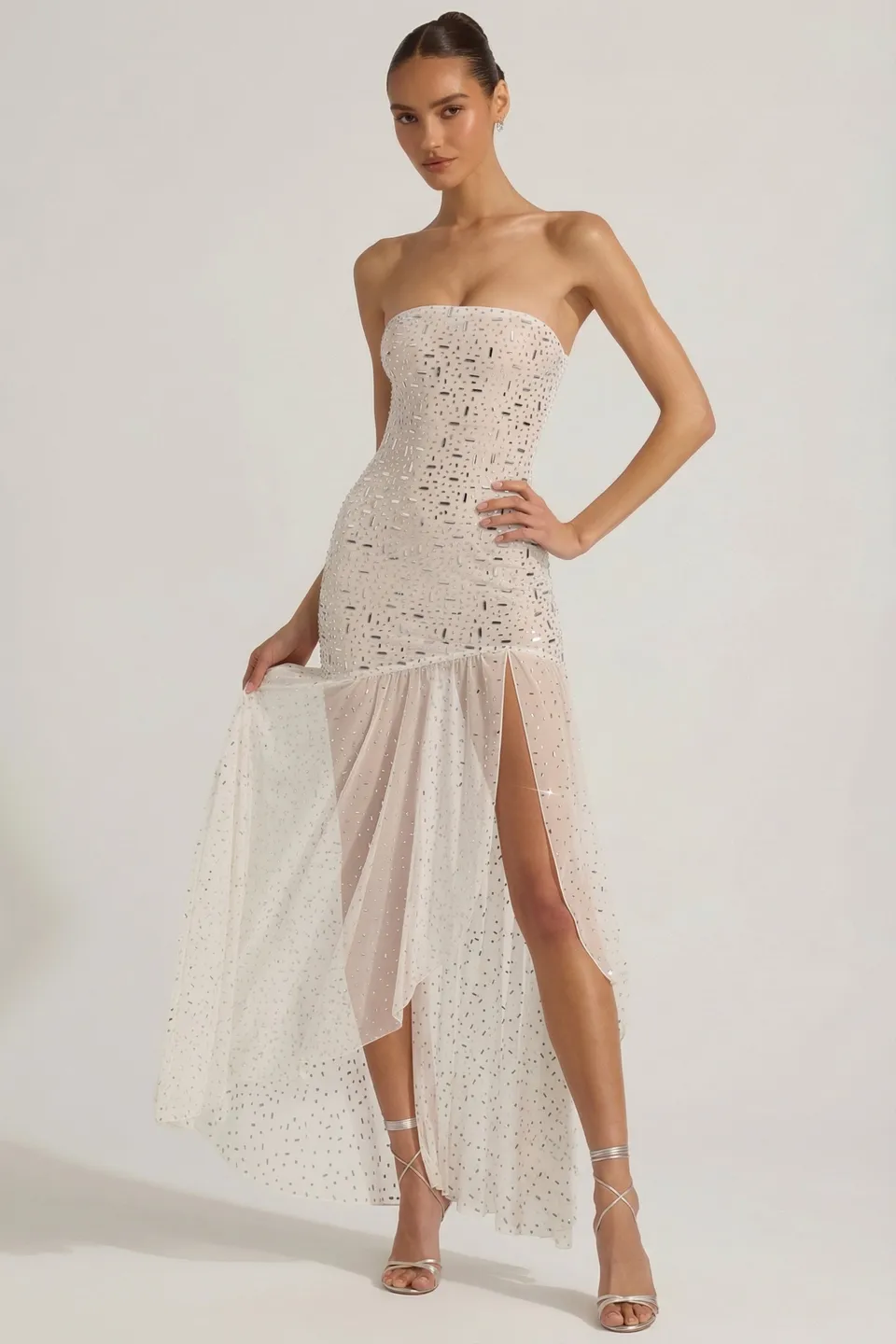Oh Polly Embellished Kerra robe maxi blanche strass