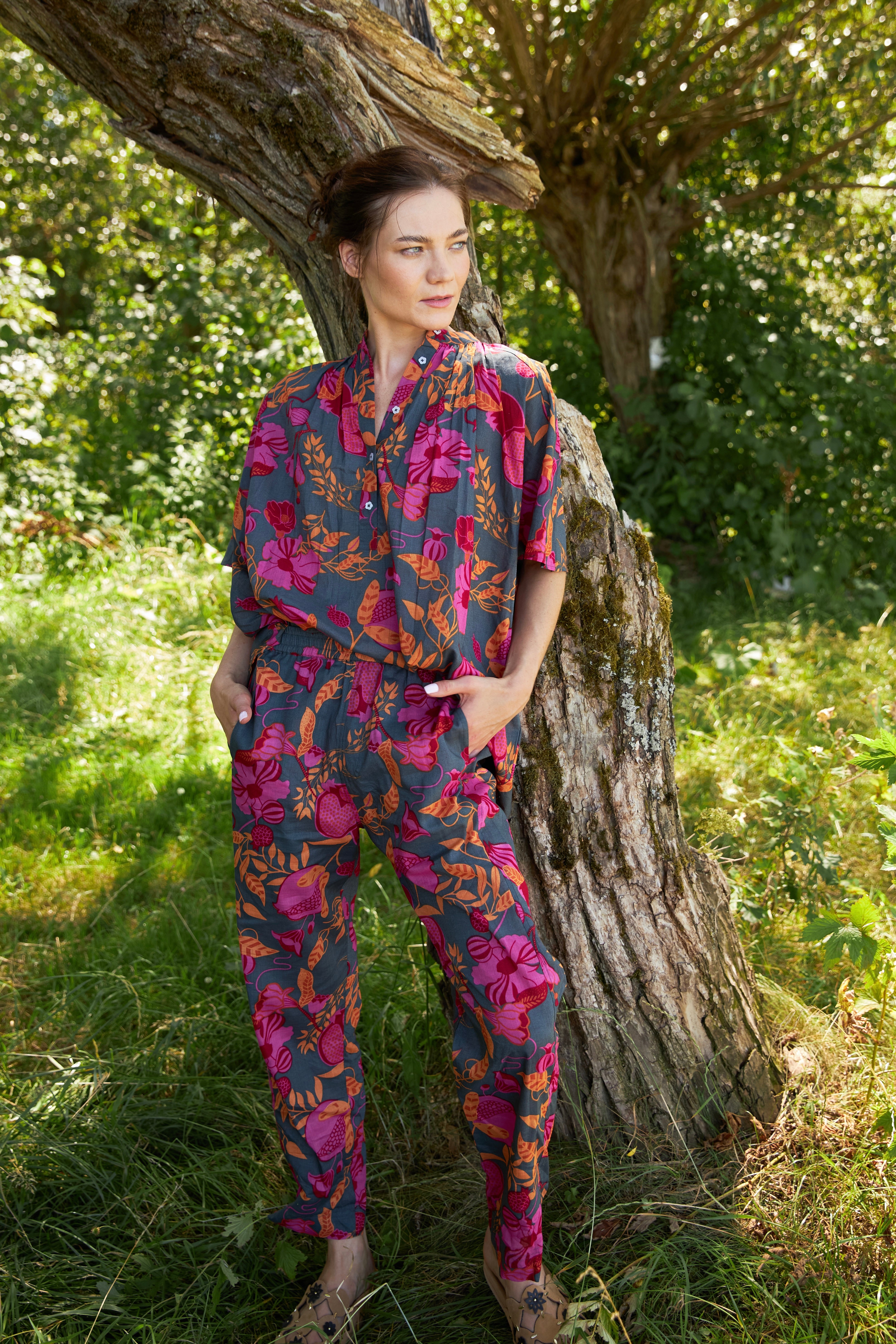 Chicosoleil Bonao pantalon droit floral grenade coton