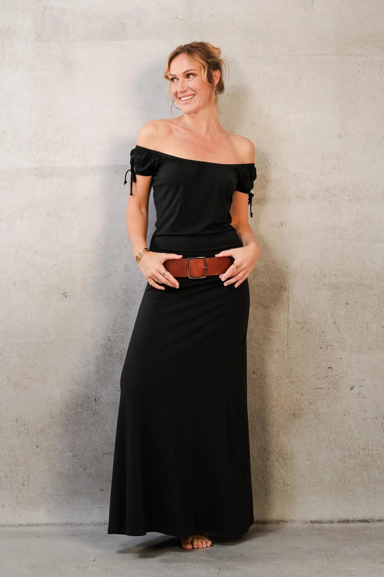 Thelma & Rose Myrtille robe longue Bardot noire 36