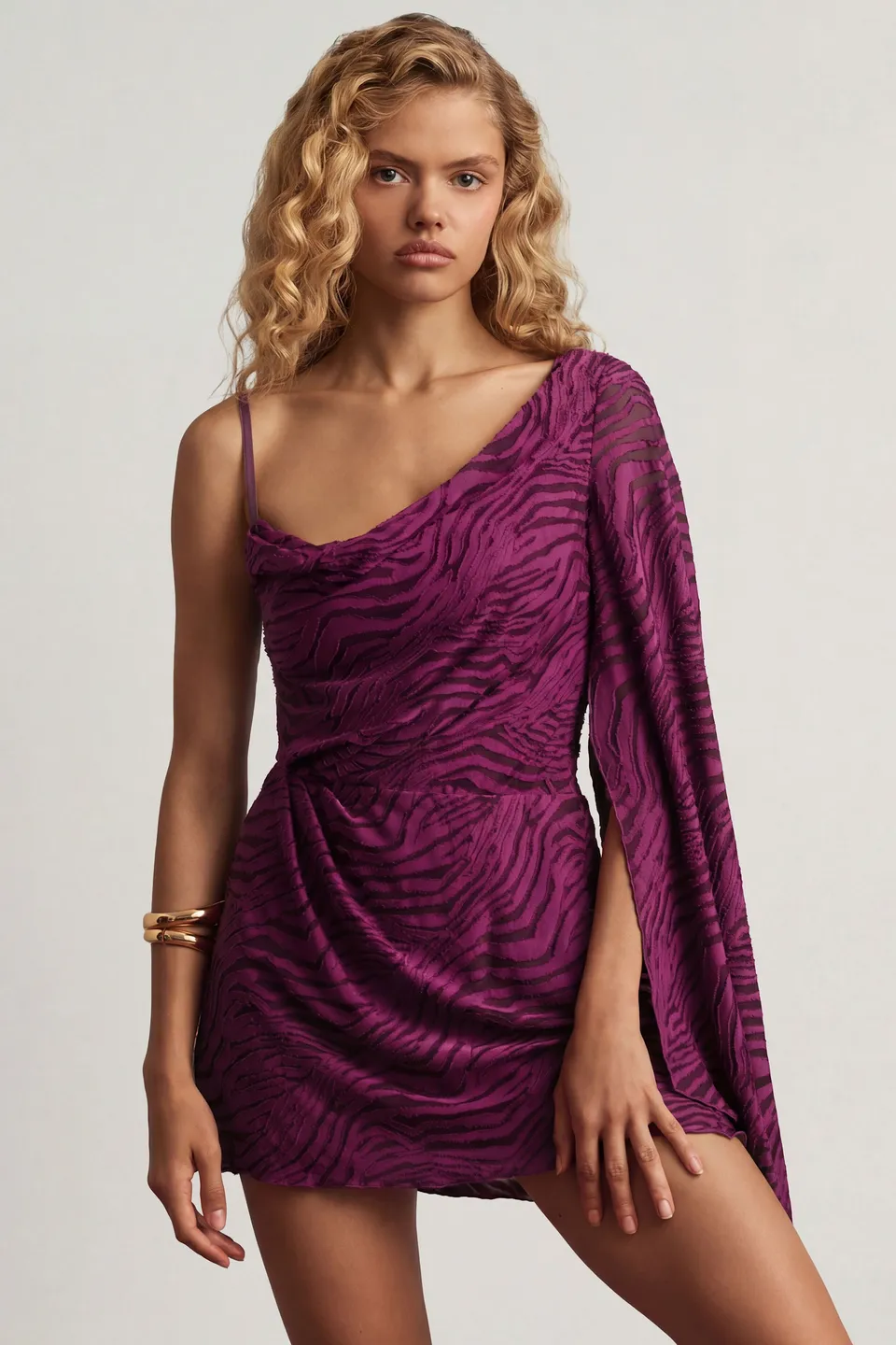 Oh Polly Angelie Devoré One-Sleeve robe violet baie jersey