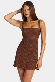 Oh Polly Annisa robe mini dentelle marron cocoa stretch