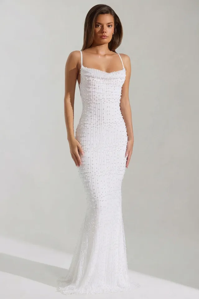 Oh Polly Nivalis robe maxi blanche dos nu à perles