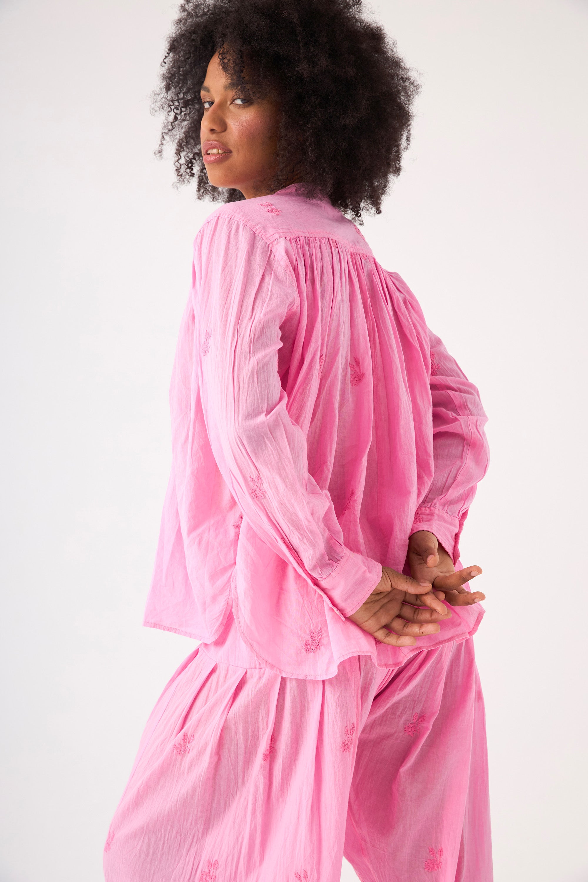 Chicosoleil Scheherazade chemise rose coton brodée