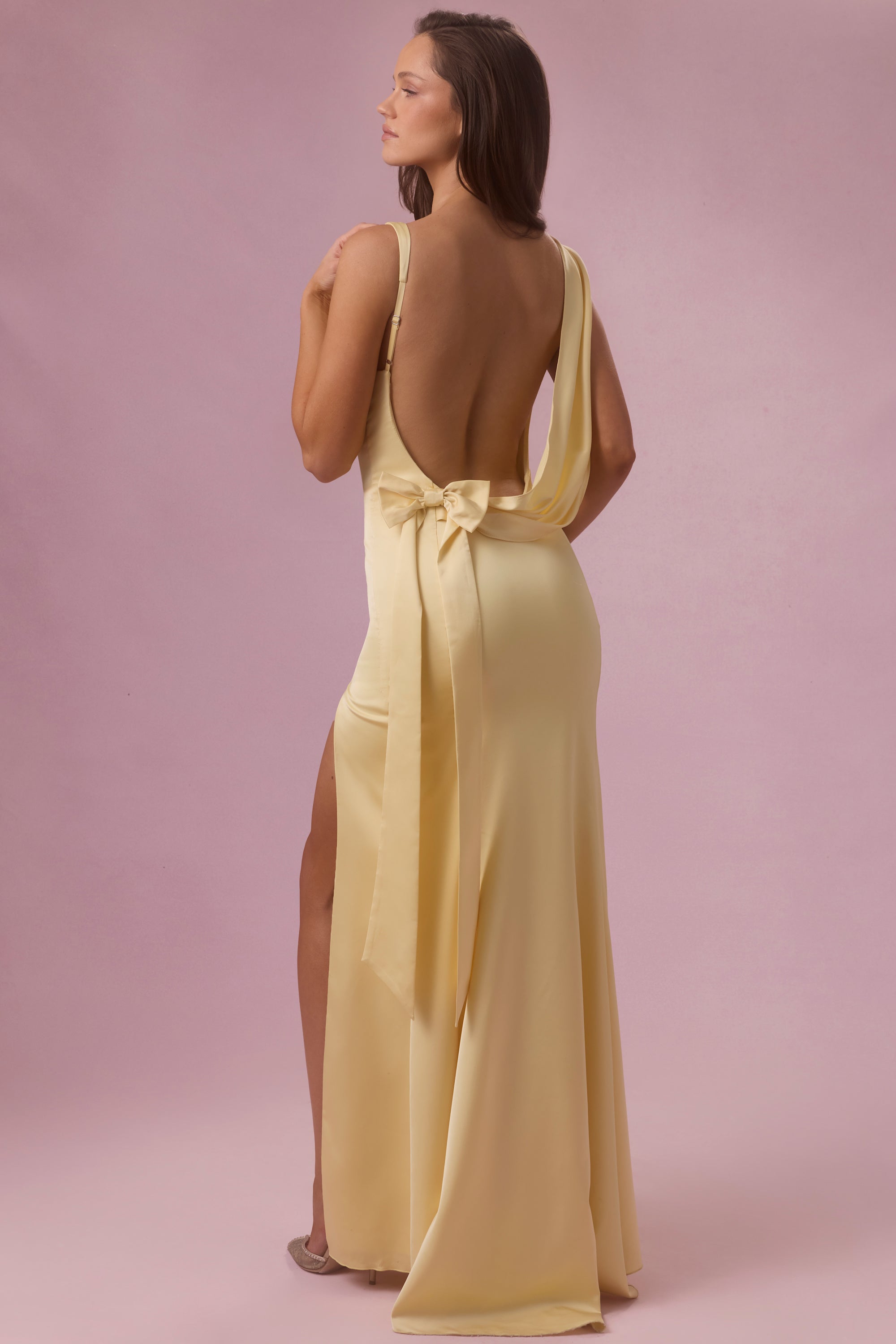Oh Polly 15785 robe satin butter longue fendue