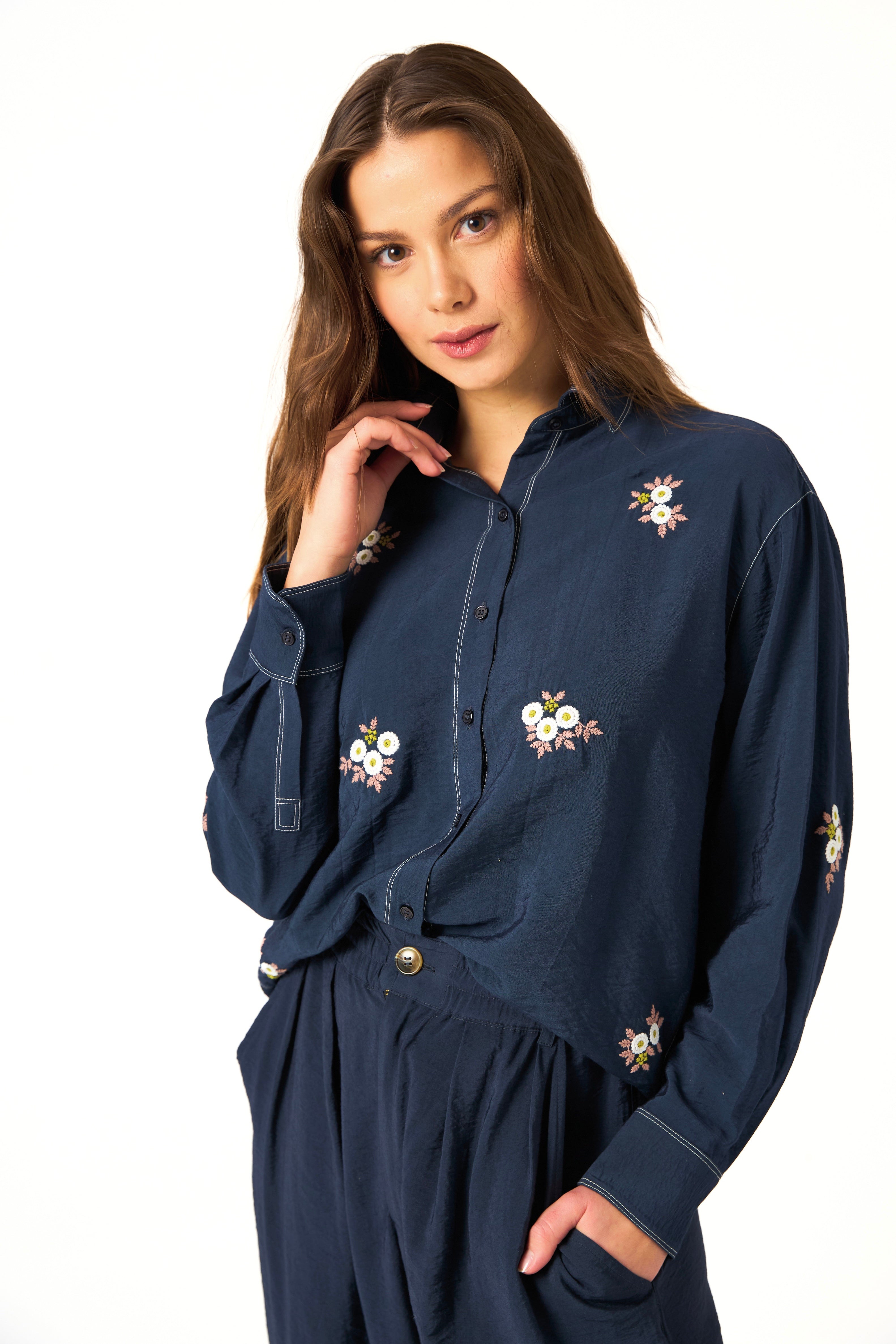 Chicosoleil Sally chemise viscose bleu indigo brodée