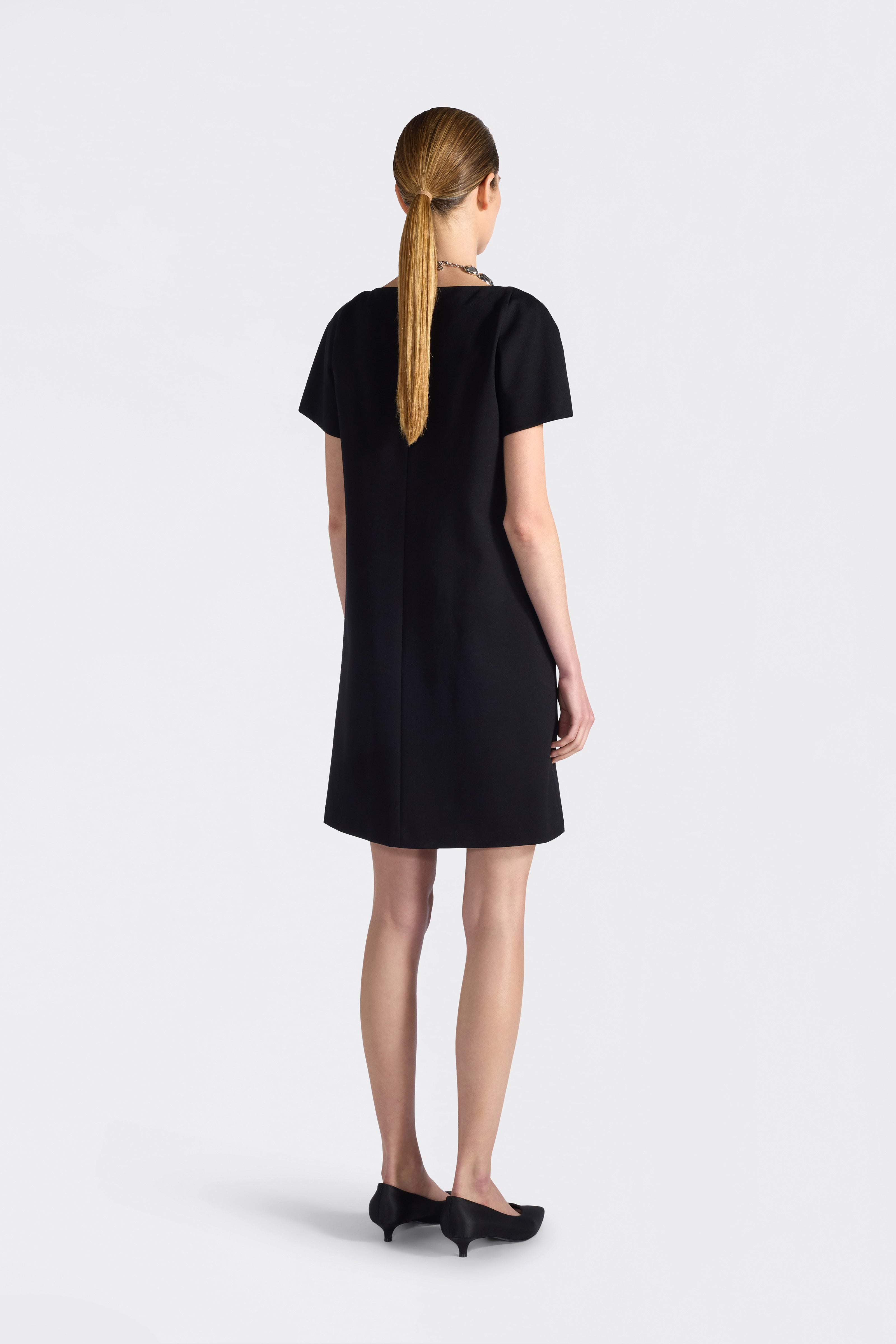 Liviana Conti Kesia robe courte noire col carré