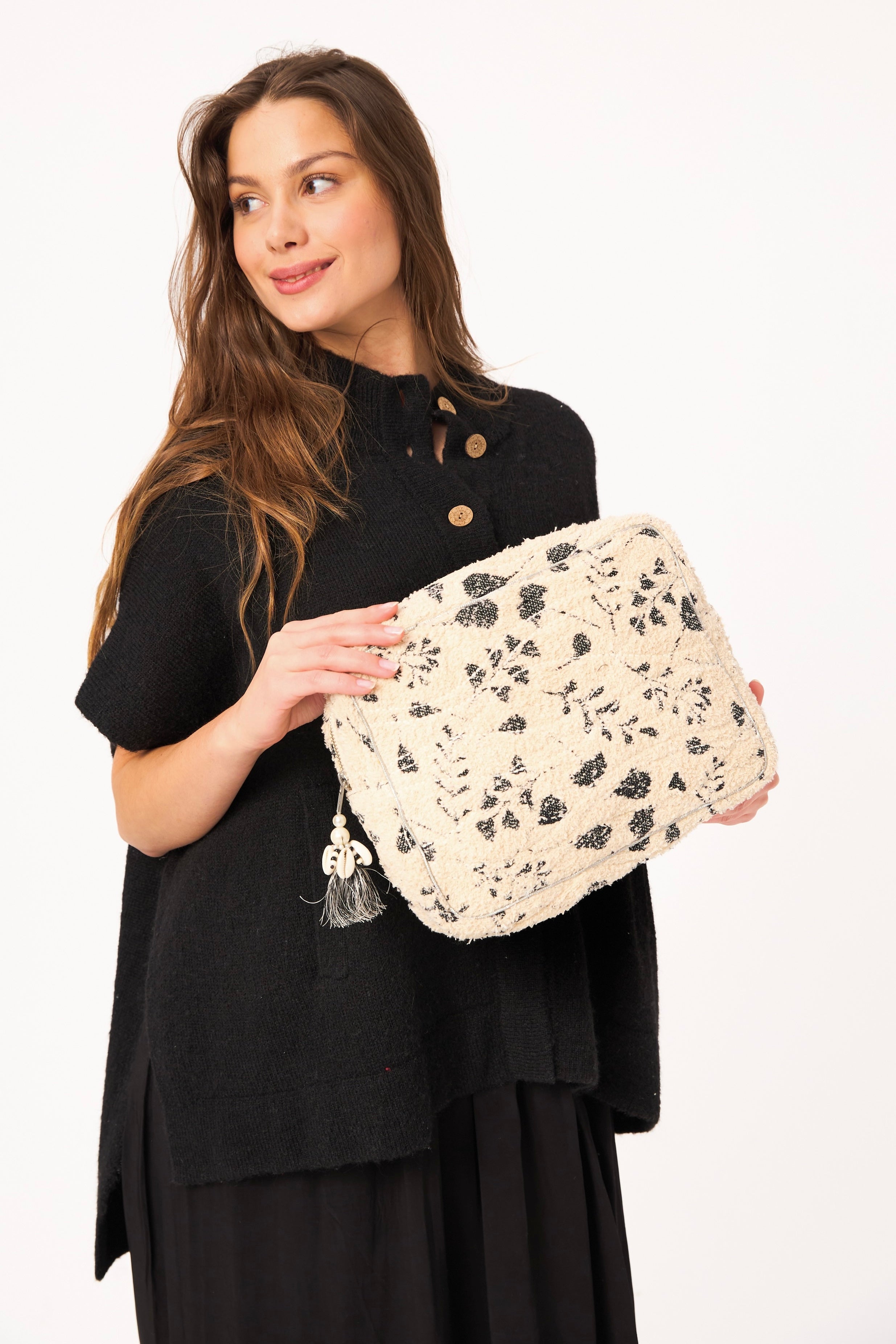 Chicosoleil Ami pochette matelassée crème fleurs coton