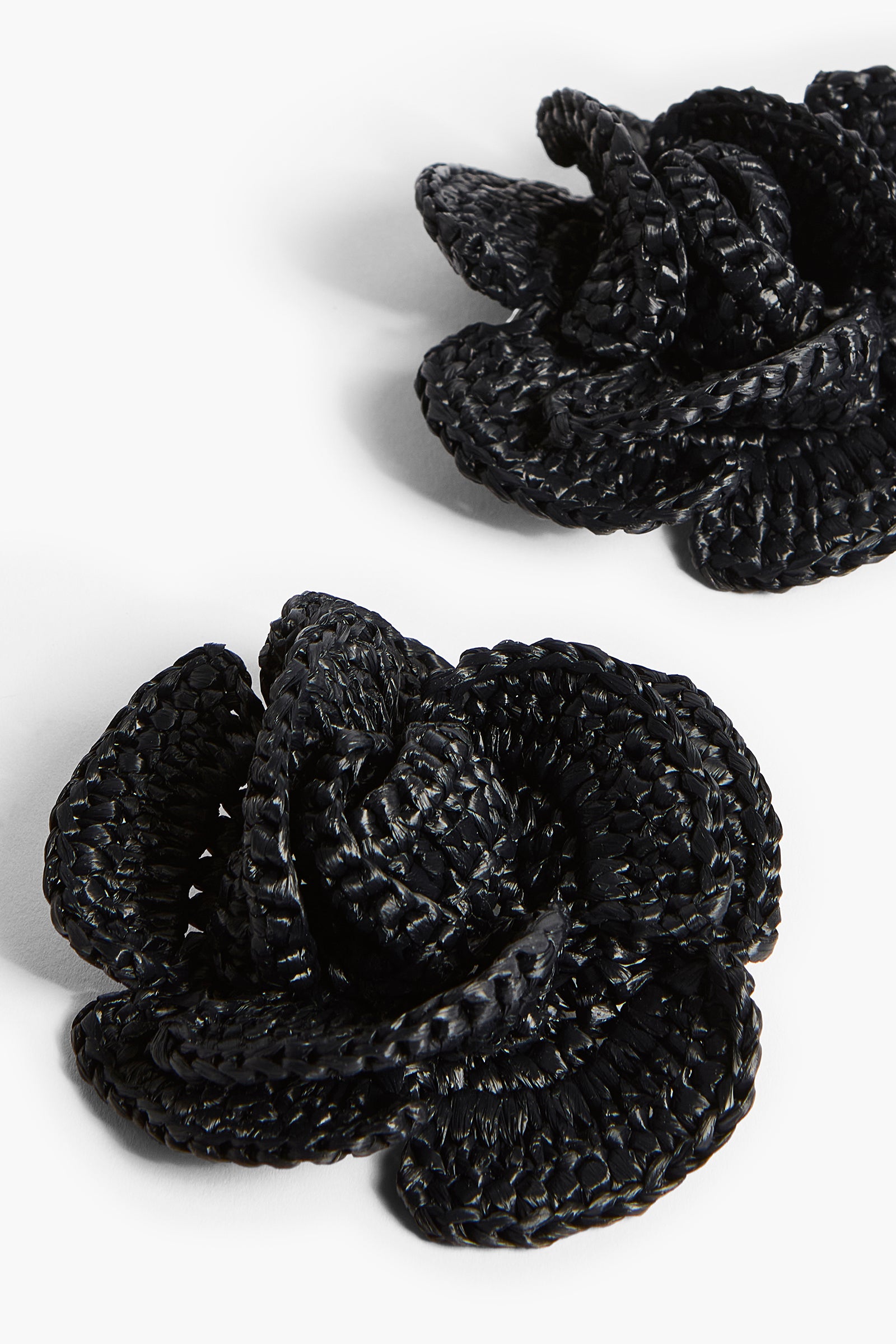 Liviana Conti Alia boucles oreilles rafia noir crochet