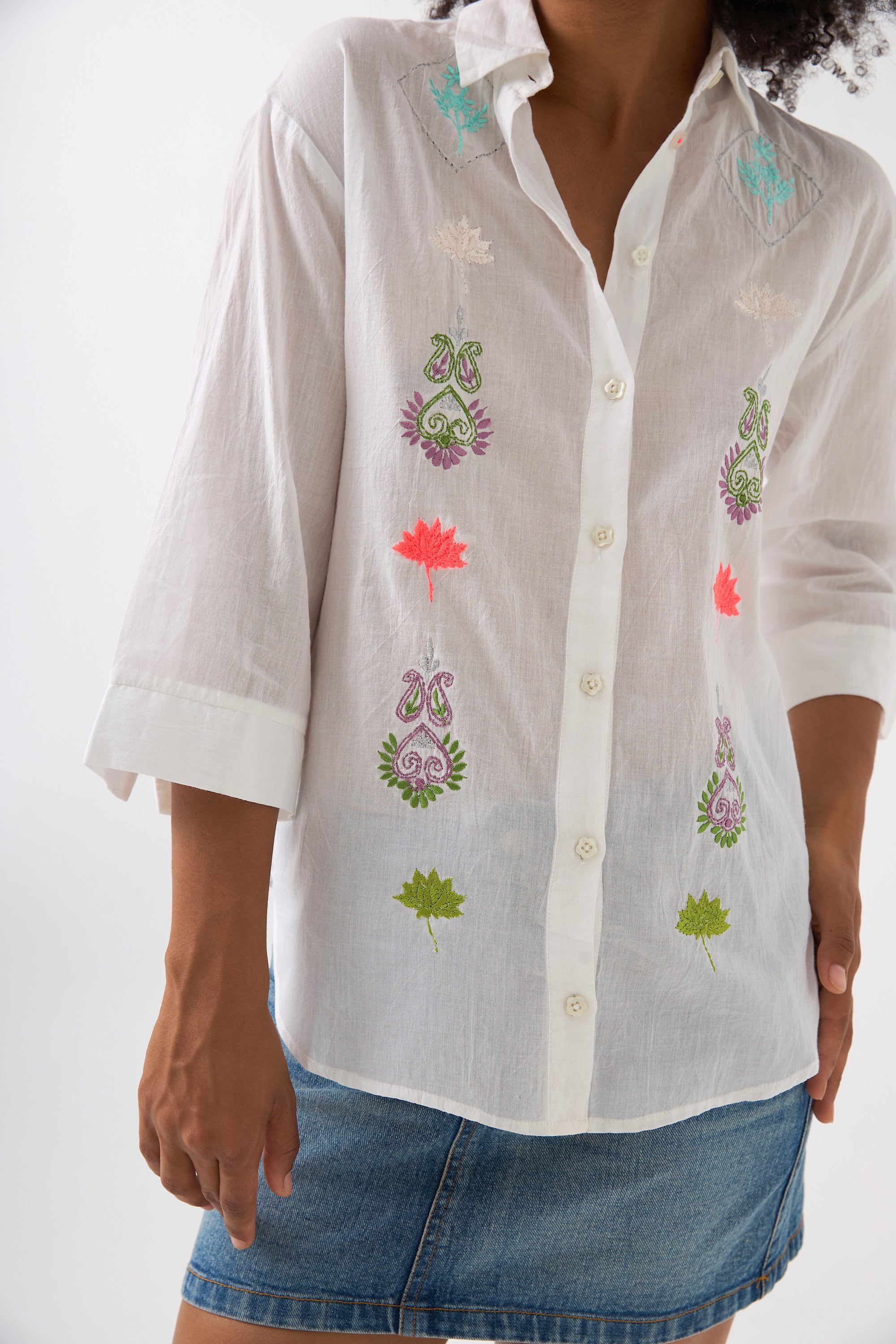 Chicosoleil Swann chemise coton blanc brodée