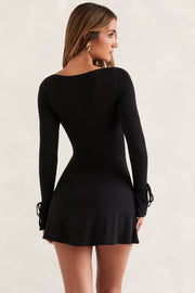 Oh Polly Baize robe mini noire col carré manches longues