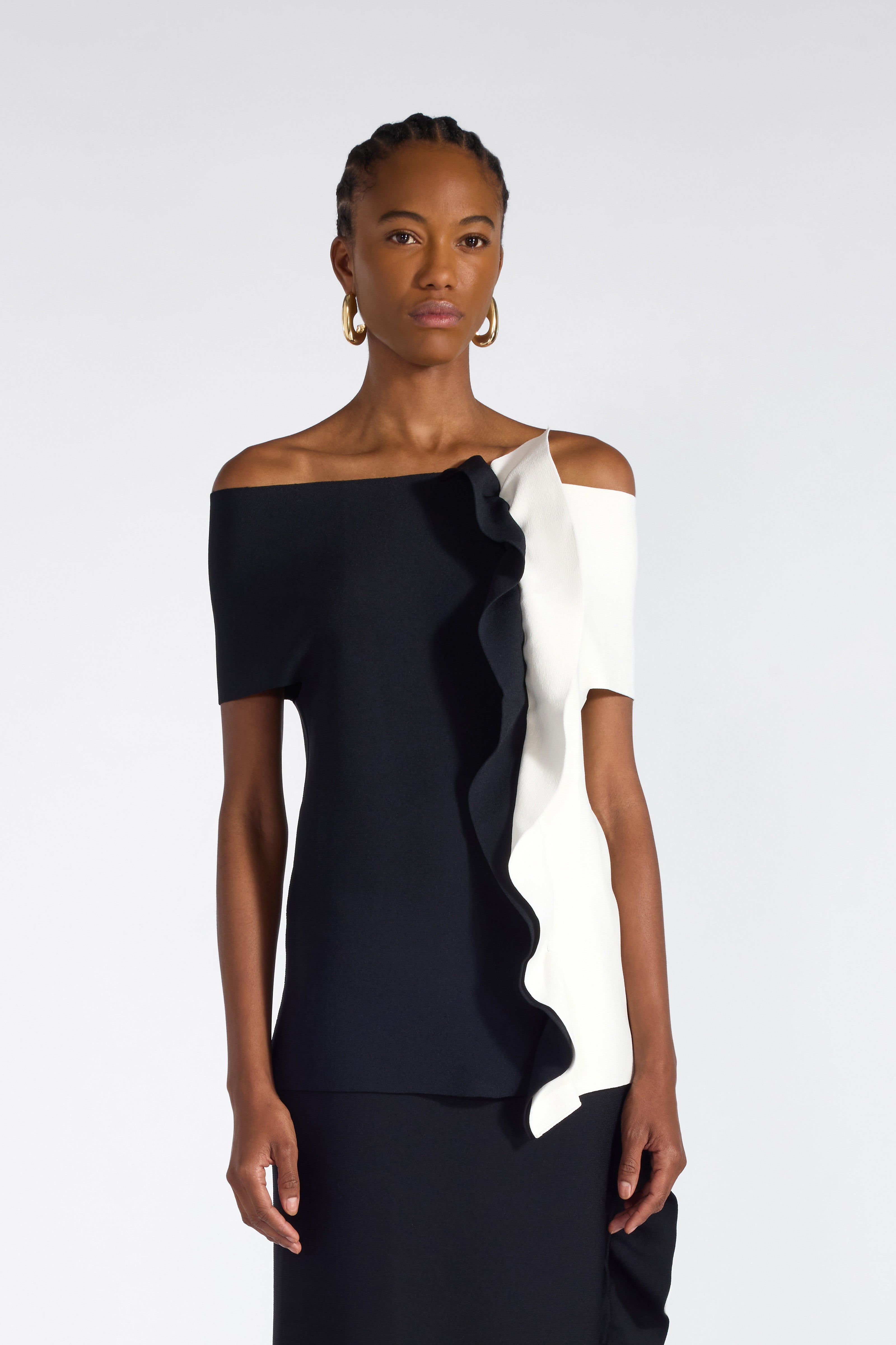 Liviana Conti Daisy pull noir viscose épaules nues