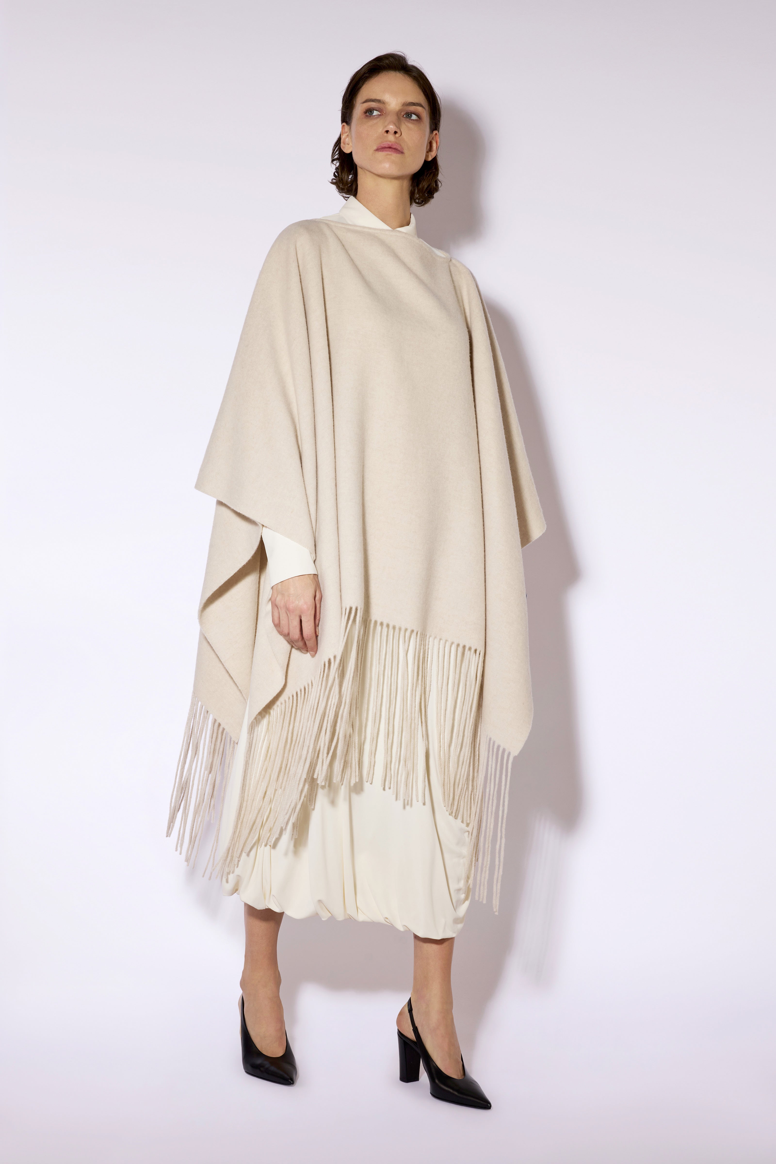 Liviana Conti Blanca A6WF09 poncho franges cappuccino