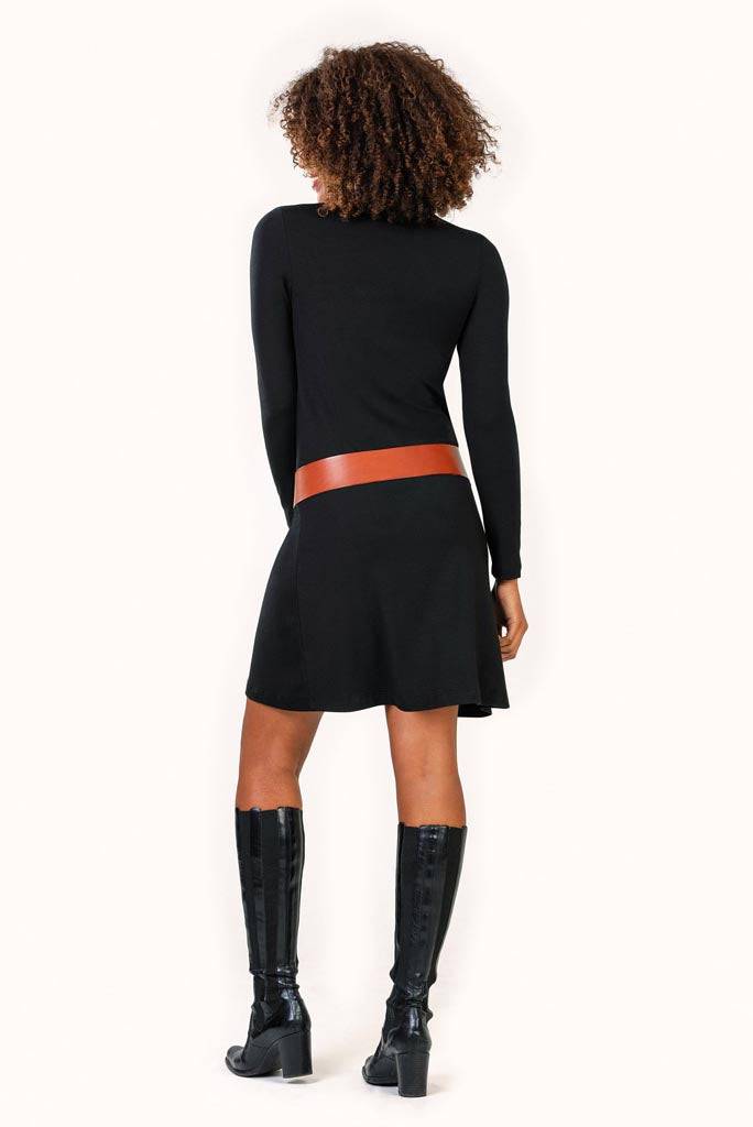 Thelma & Rose Magda robe courte col roulé noire 36