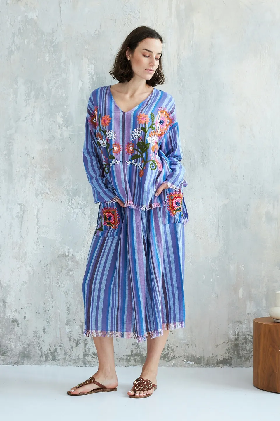 Chicosoleil Roni top bleu rayé broderie florale coton