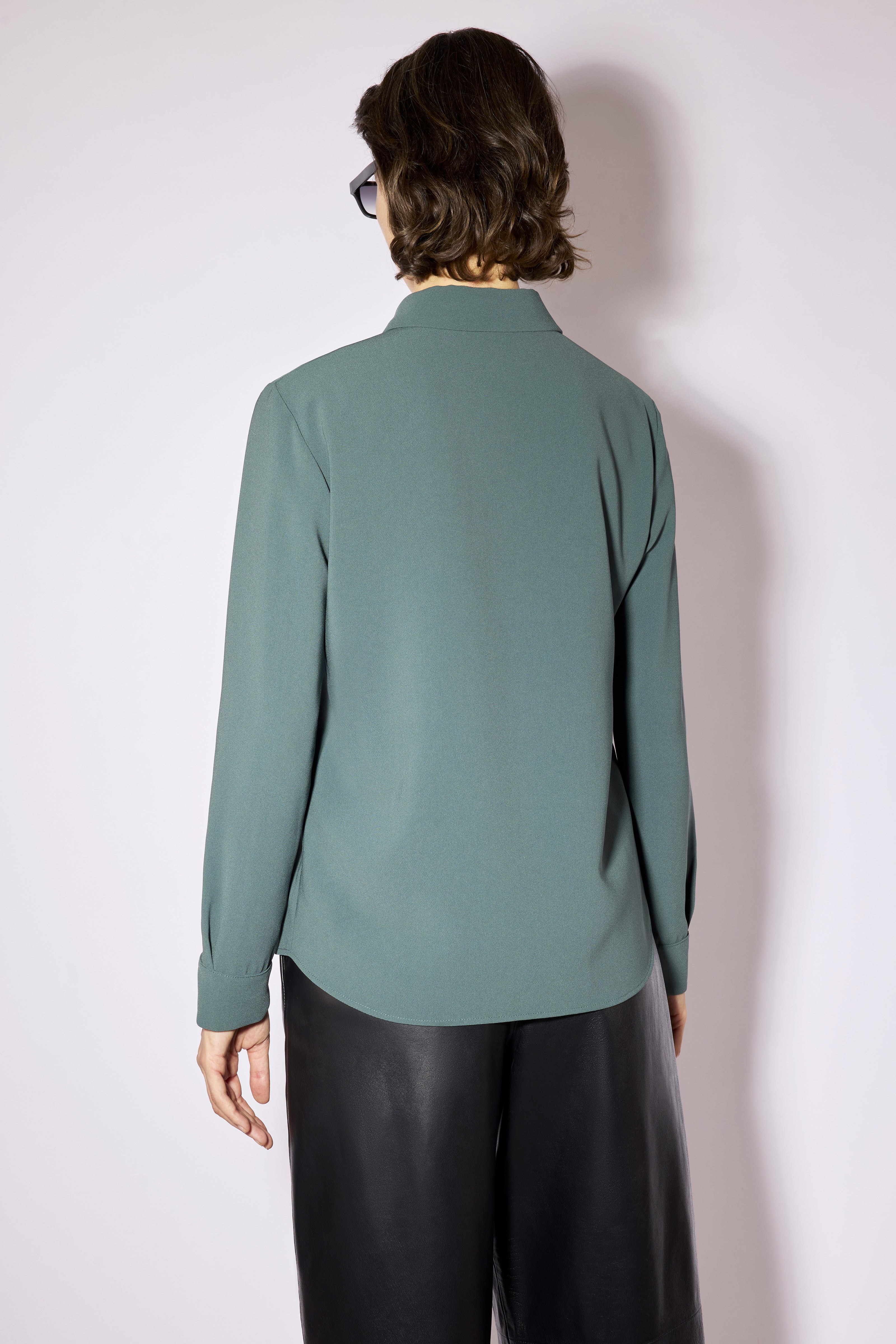 Liviana Conti Indira blouse noire crêpe col goutte