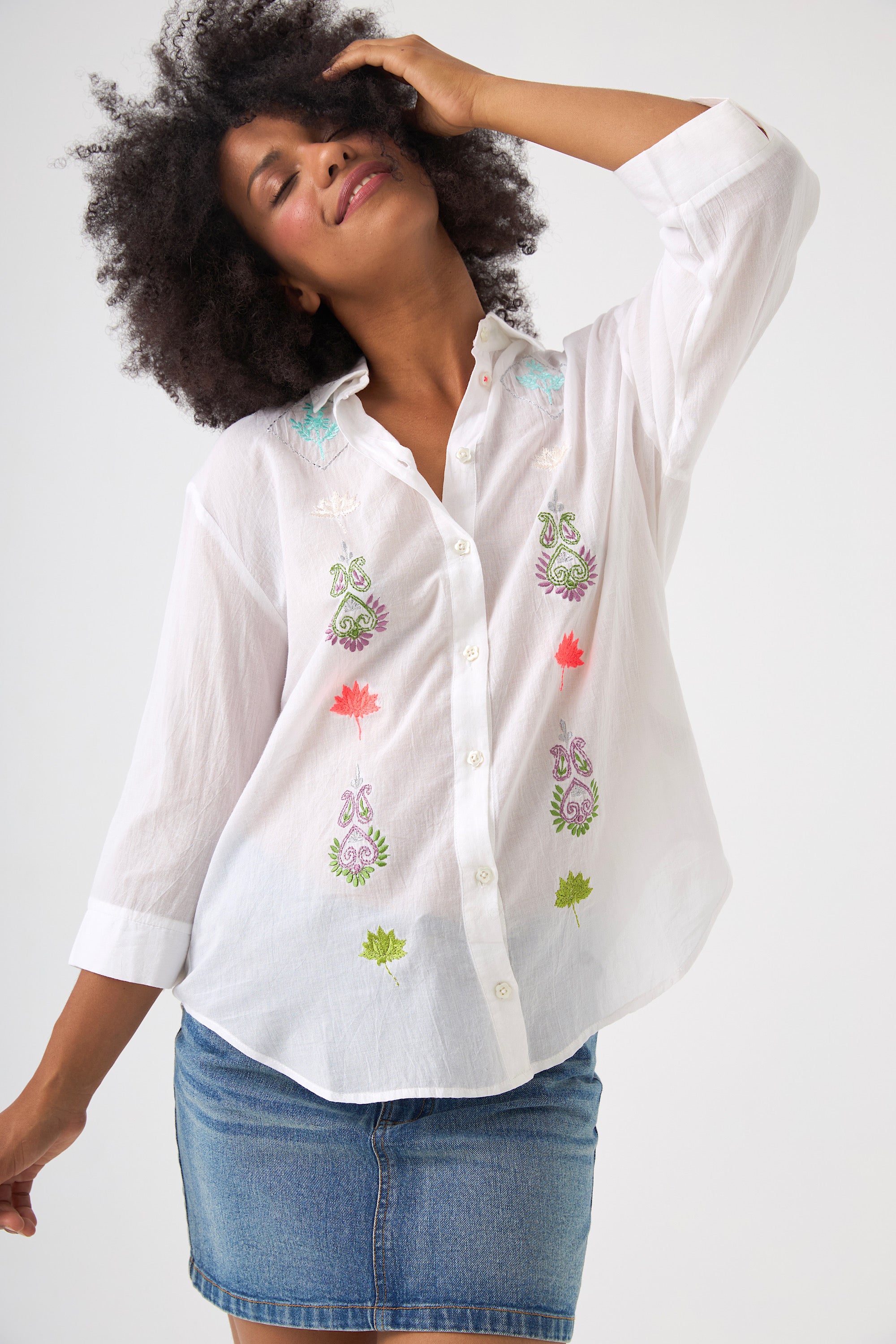 Chicosoleil Swann chemise coton blanc brodée