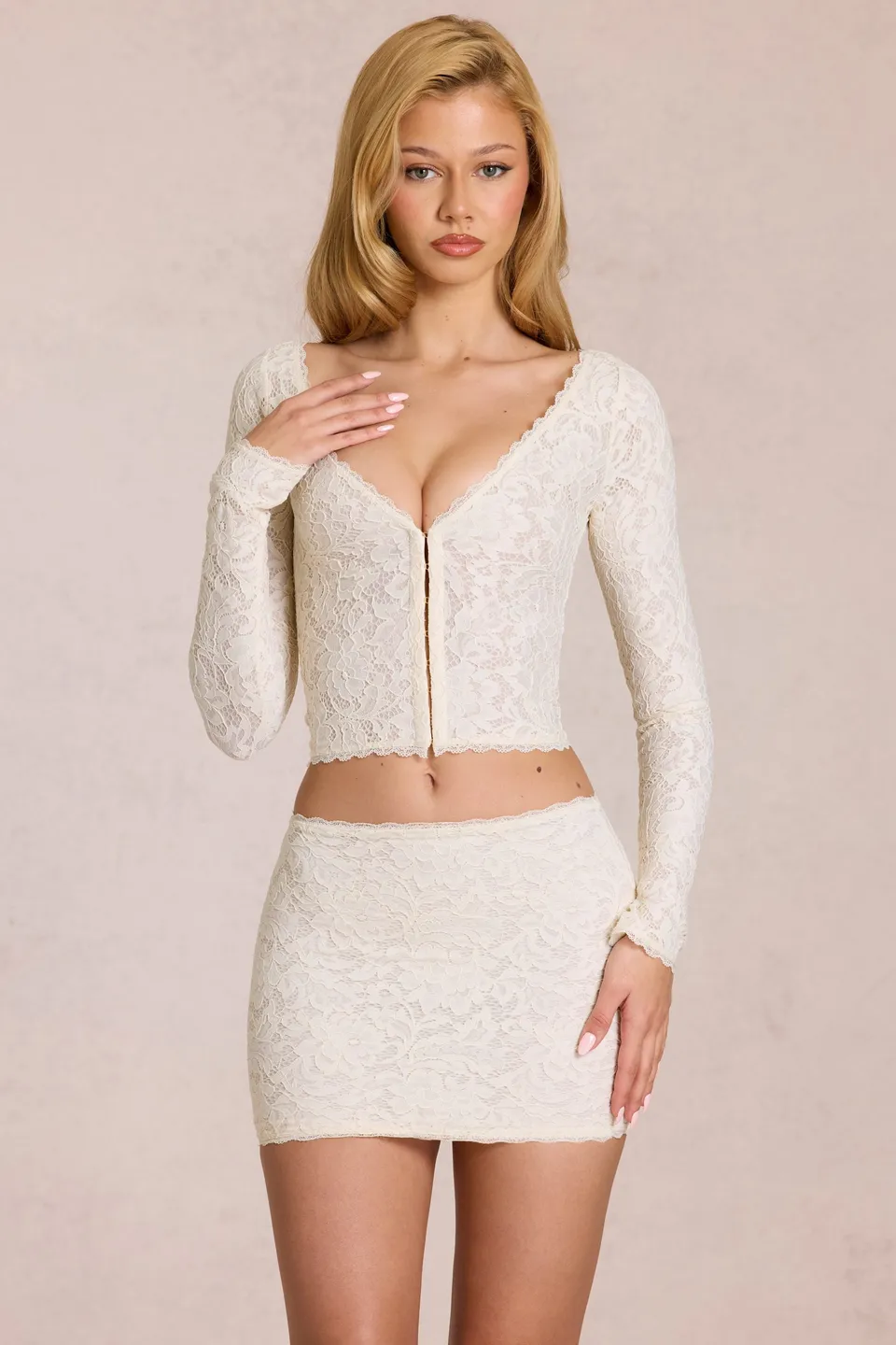 Oh Polly Odelia cardigan dentelle pearl plongeant court