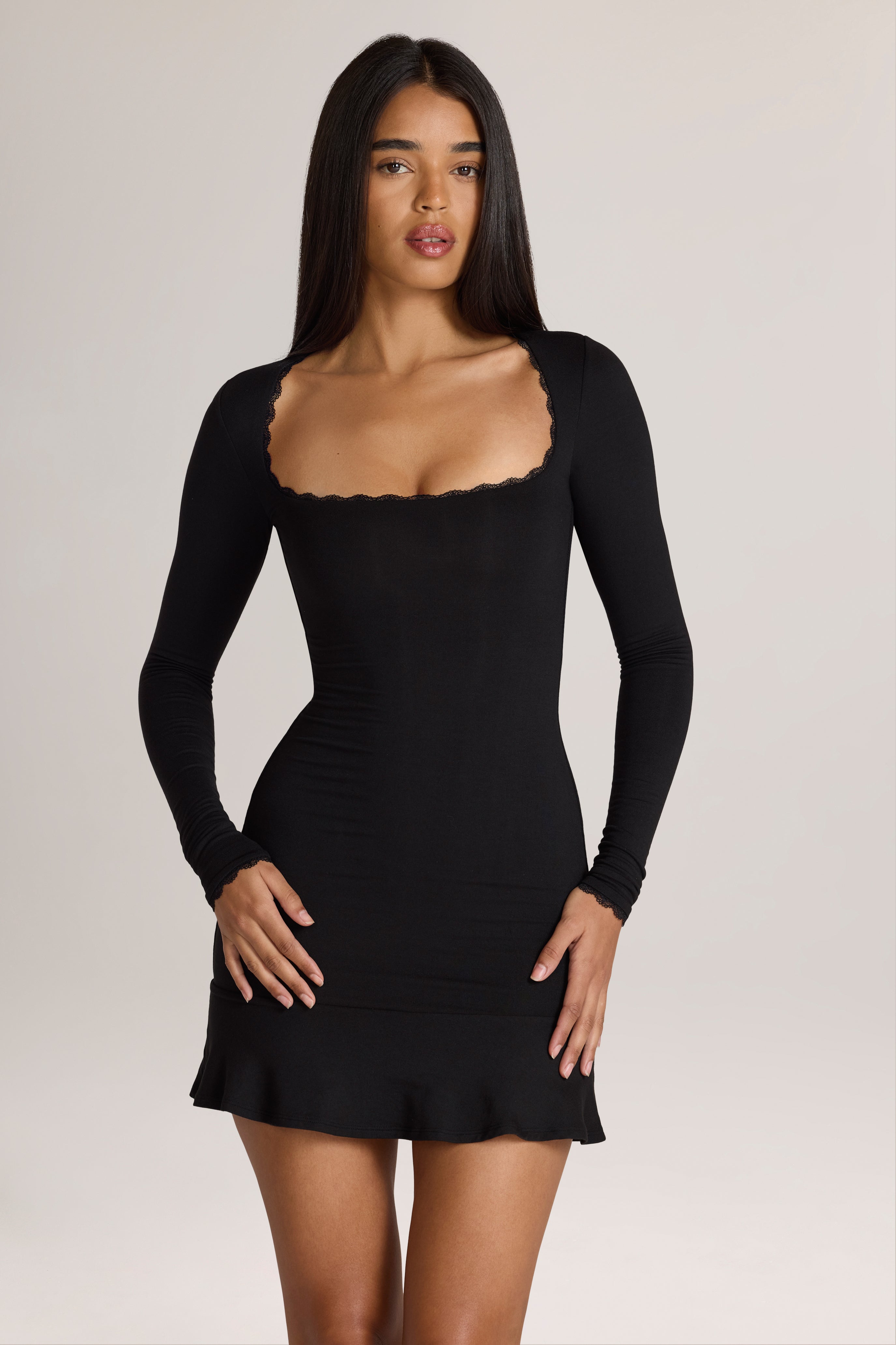 Oh Polly Dresses Modal Lace-Trim mini robe noire dentelle