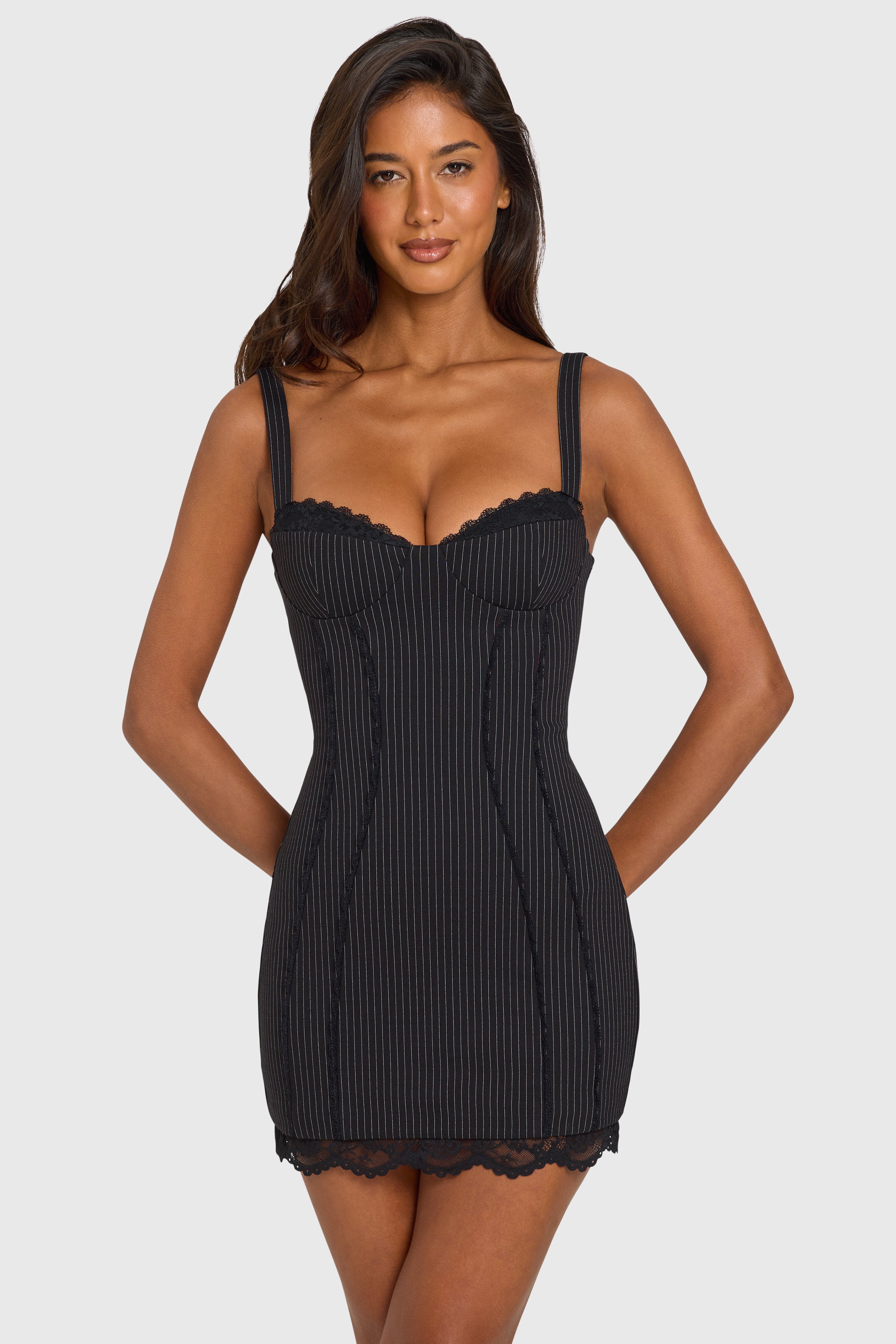 Oh Polly Keava mini robe noire rayée dentelle
