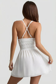 Oh Polly Kaelis Robe Mini Blanche Dos Croisé Évasée