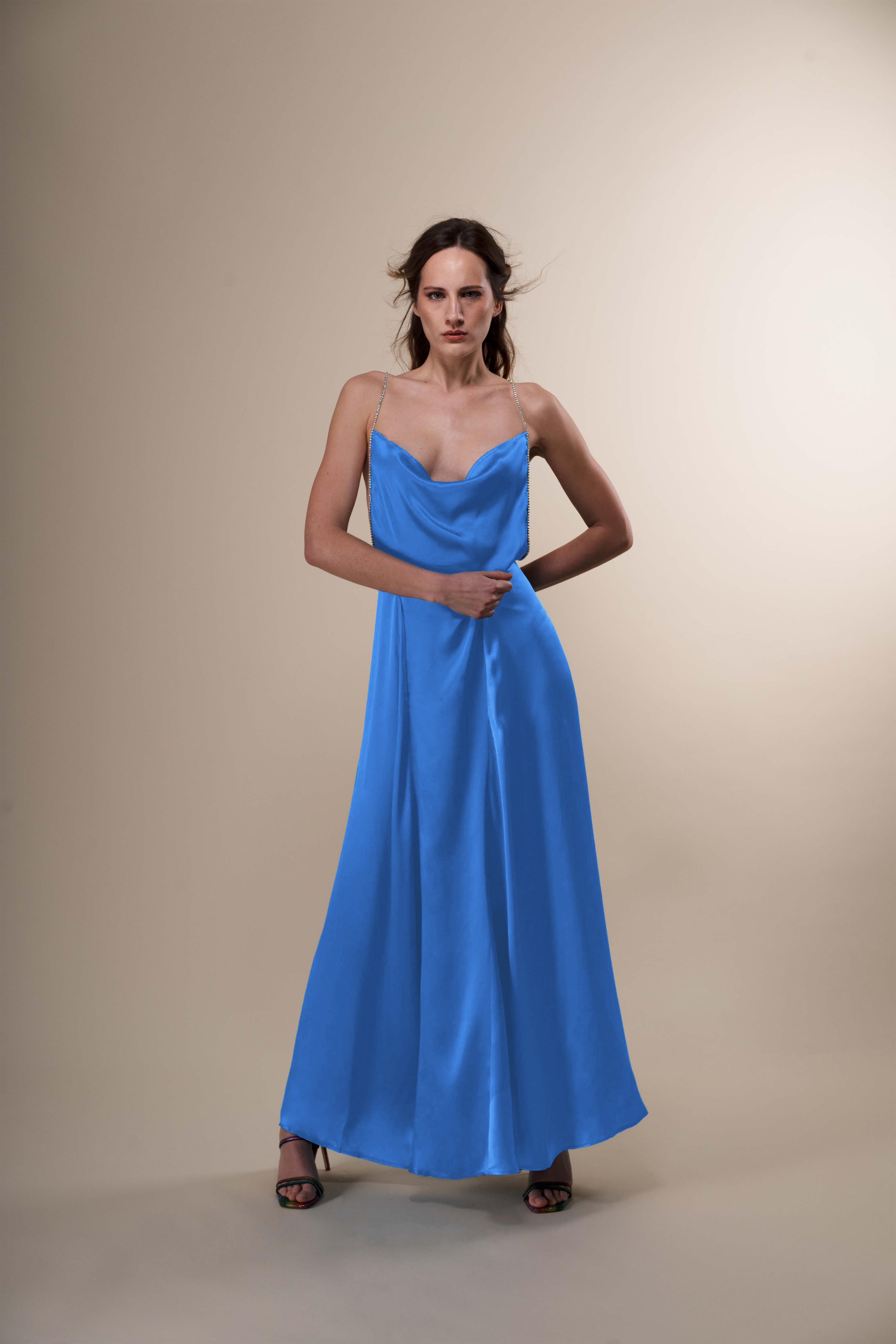 The Ethiquette Jenna robe longue satin bleu ciel M