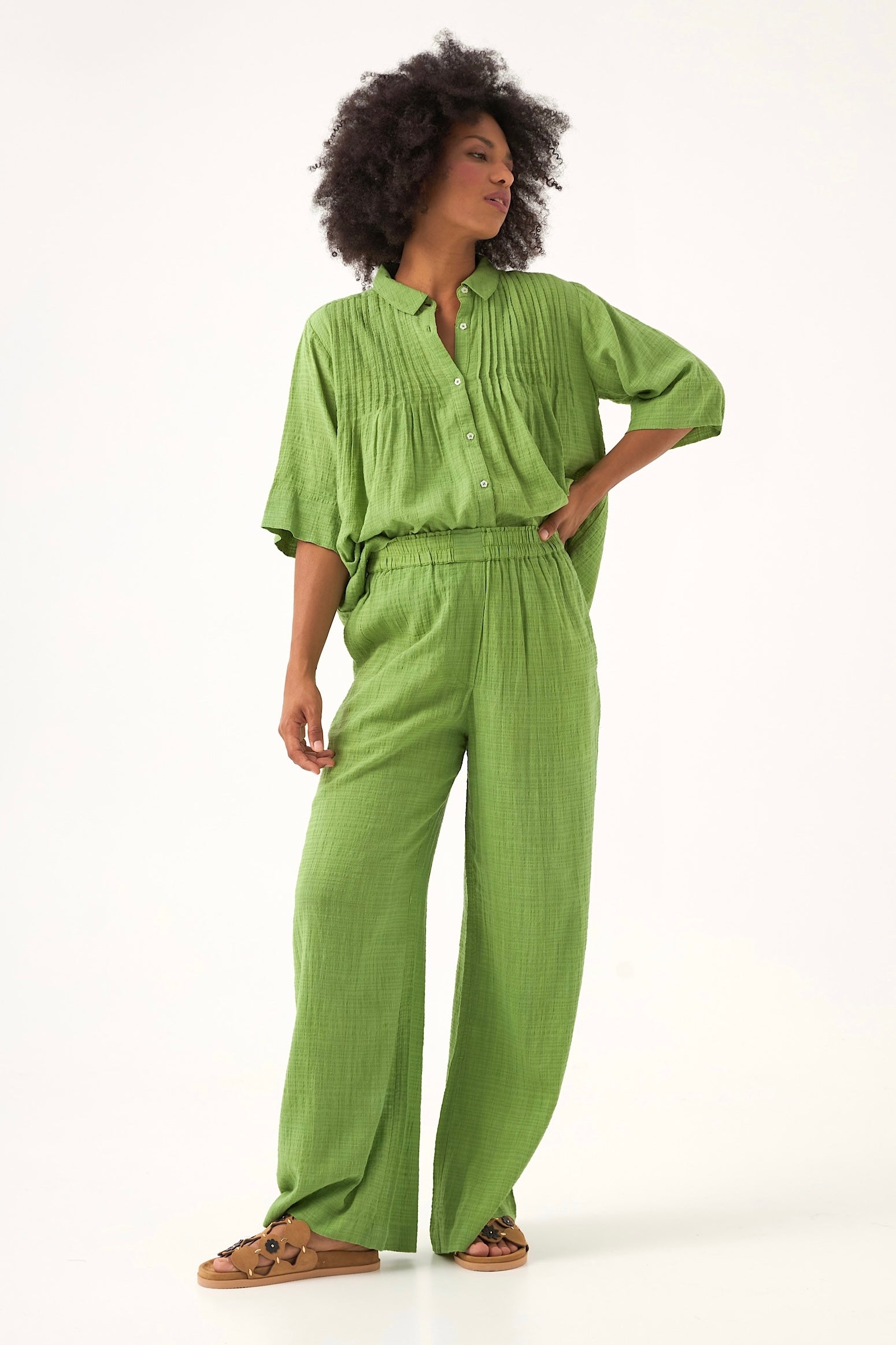 Chicosoleil Pantalons Curtis pantalon vert coton viscose