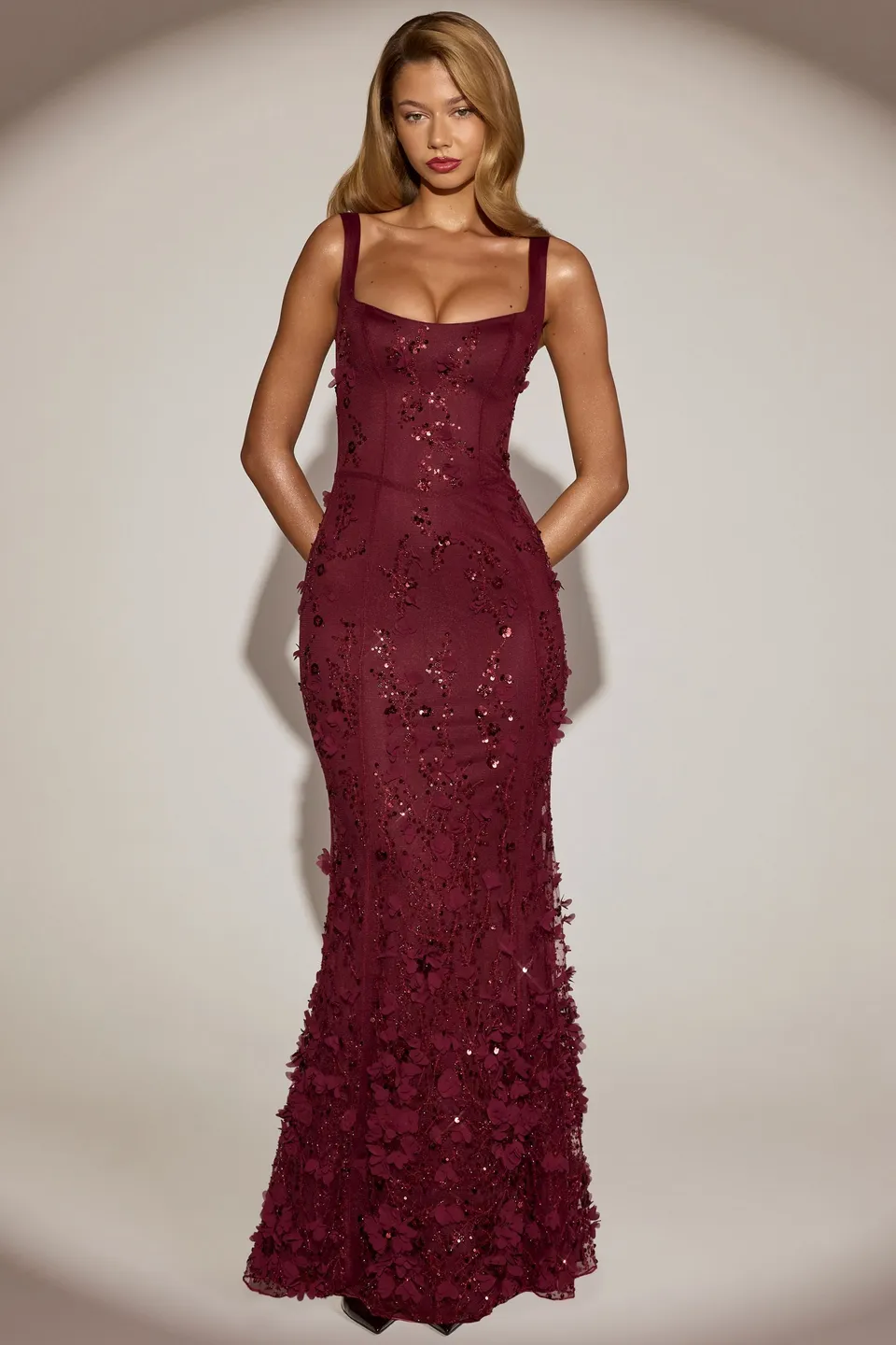 Oh Polly Embellished Vasanta robe corset bordeaux sequins