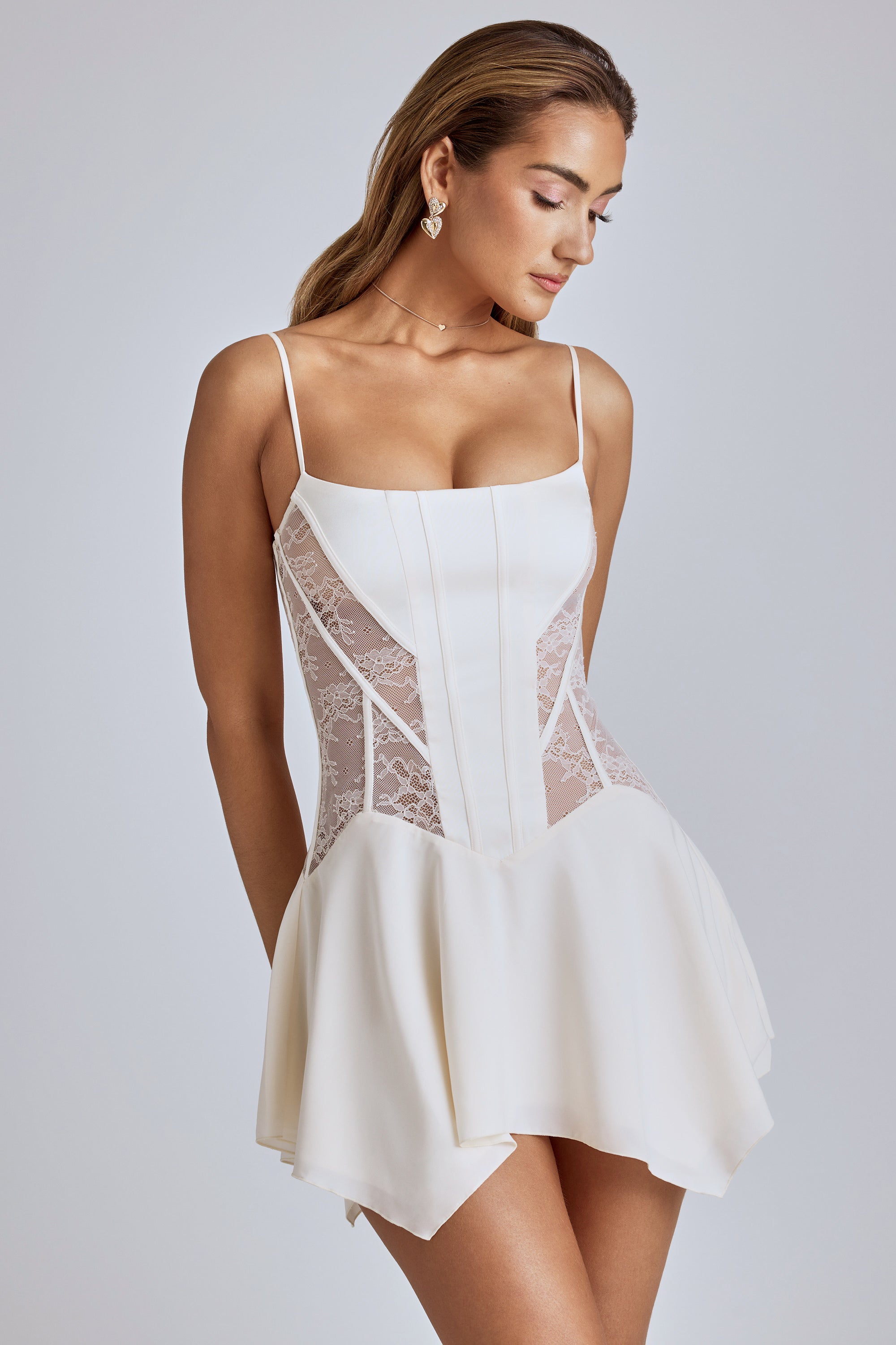 Oh Polly Anniken Mini Robe Ivoire Dentelle Satin