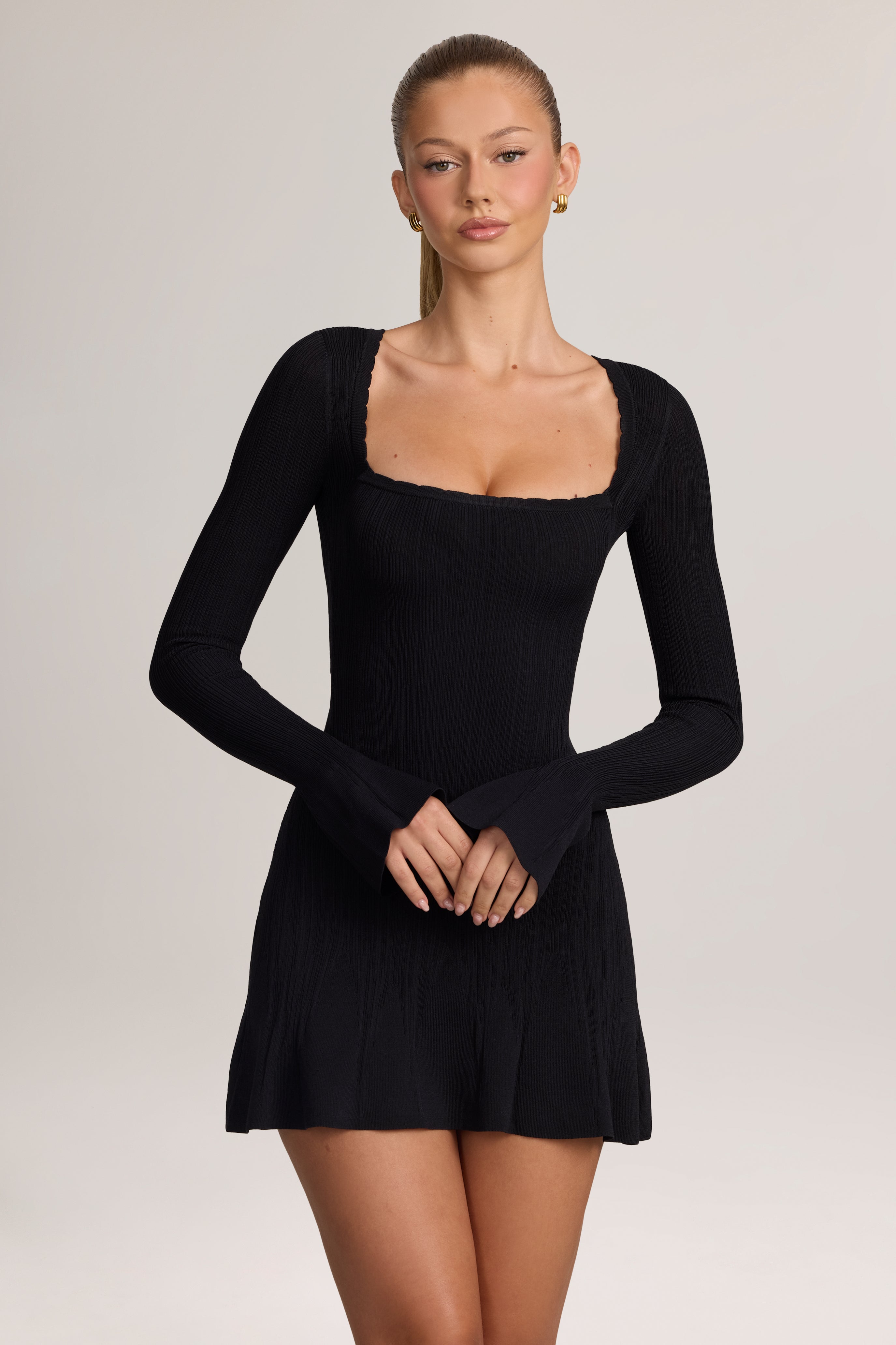 Oh Polly Valle Robe Mini Noire Maille Manches Longues Col Carré