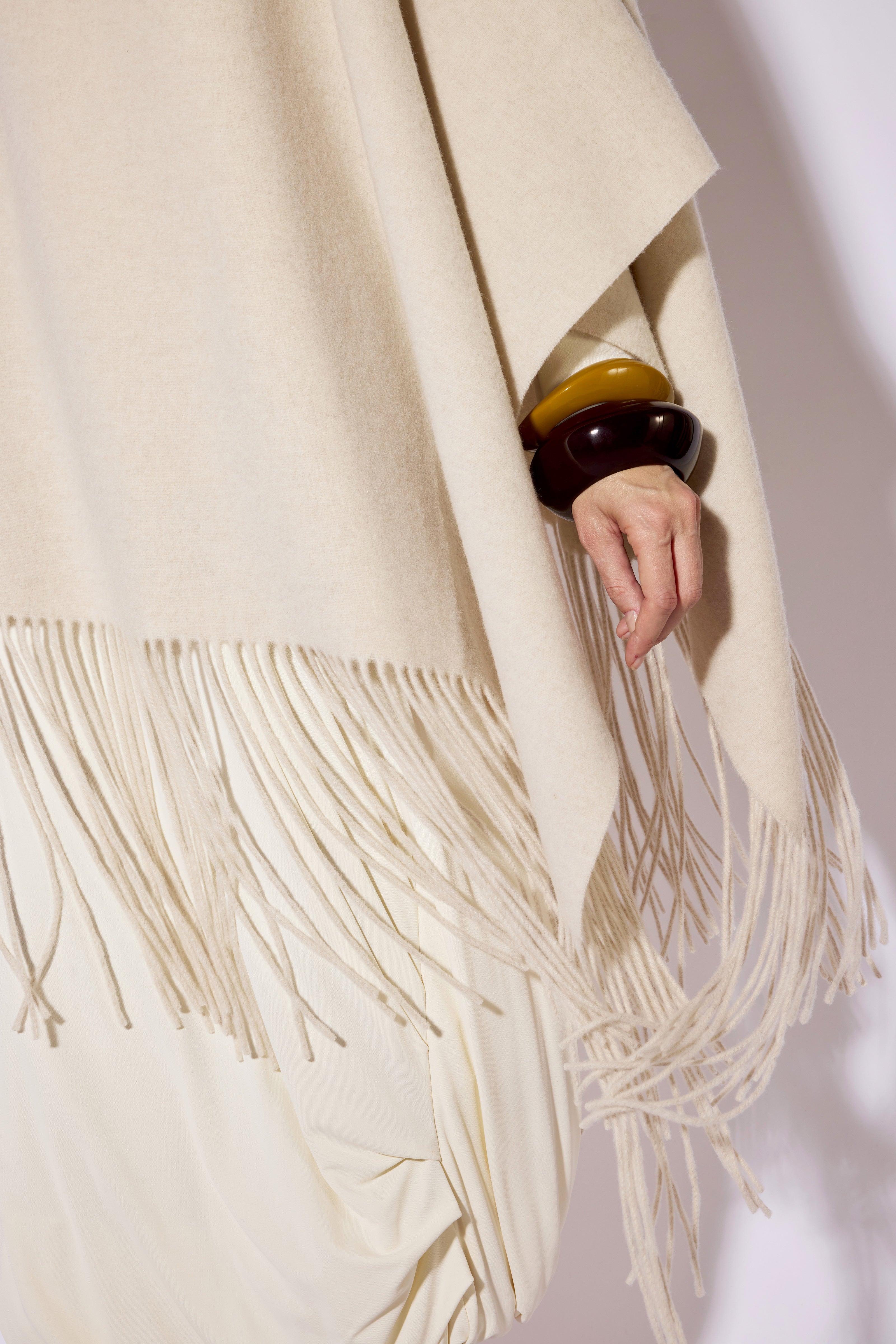 Liviana Conti Blanca A6WF09 poncho franges cappuccino