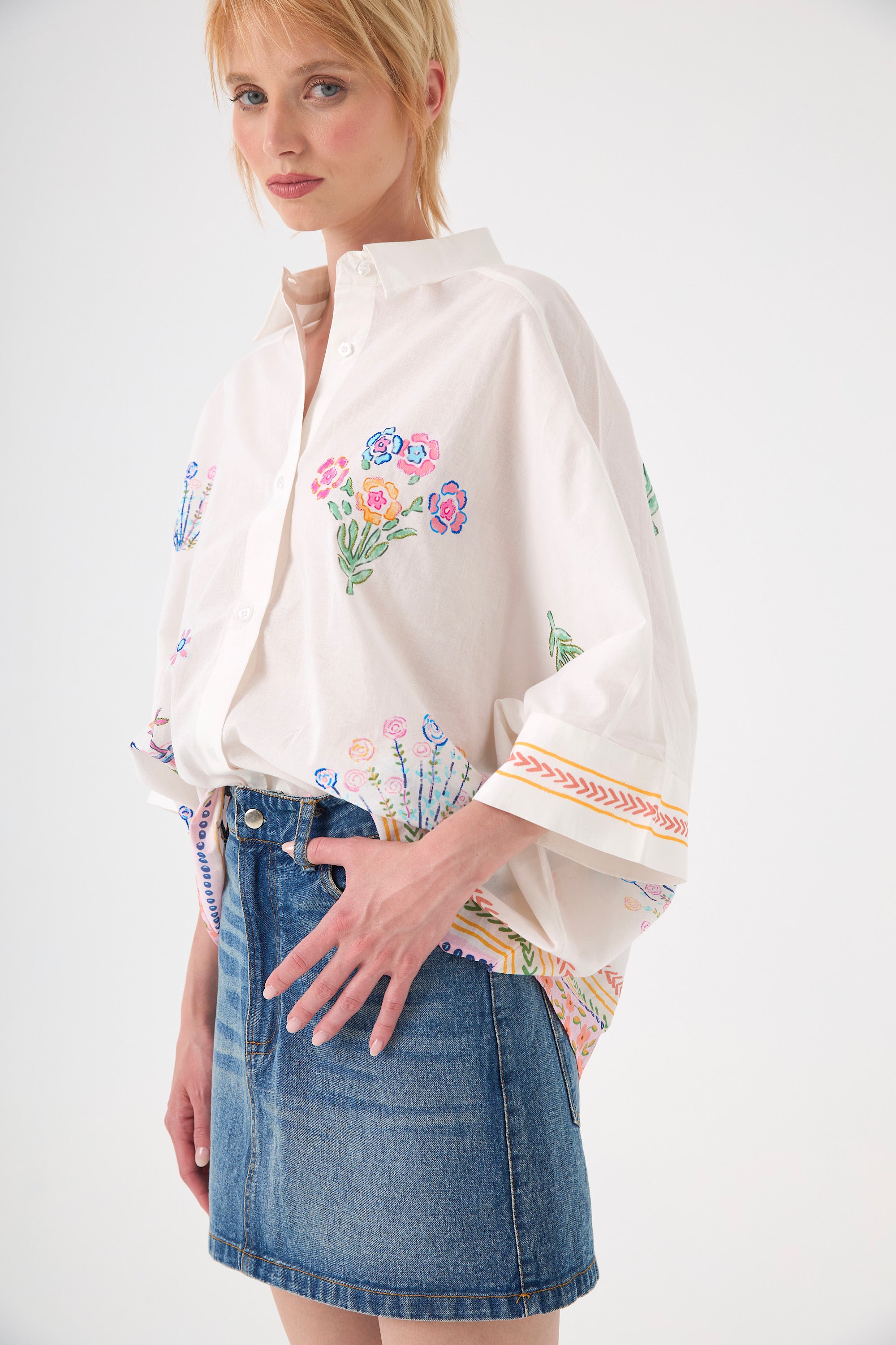 Chicosoleil Chemise Janah blanche coton fleurs brodées