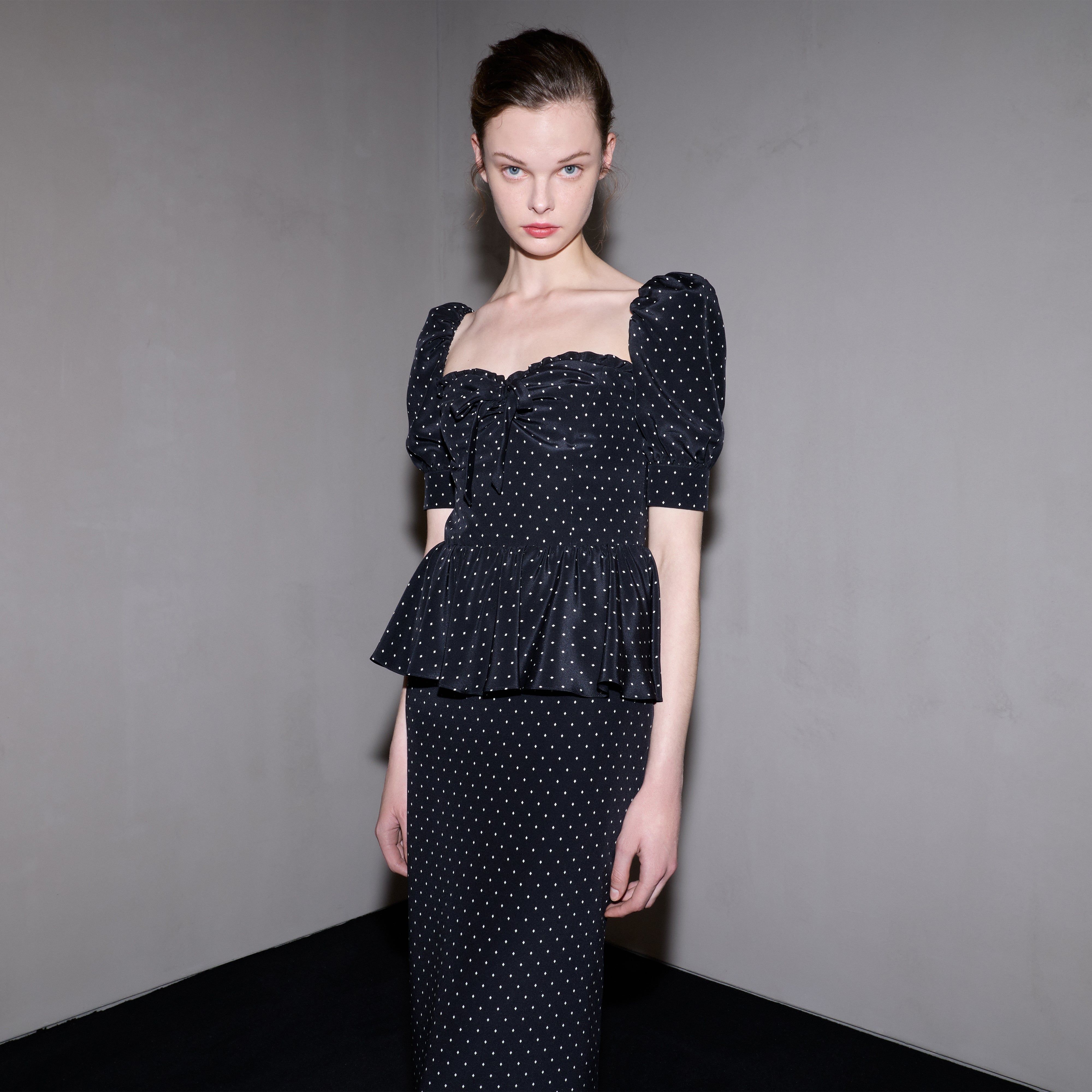 Alessandra Rich Silk Peplum Midi Dress robe noir-ivoire 36