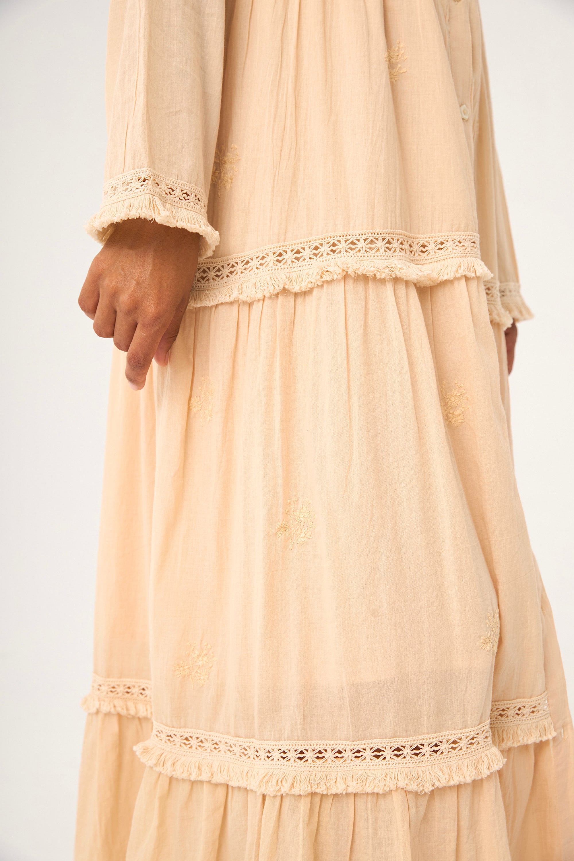 Chicosoleil Selena robe longue beige sève coton brodée