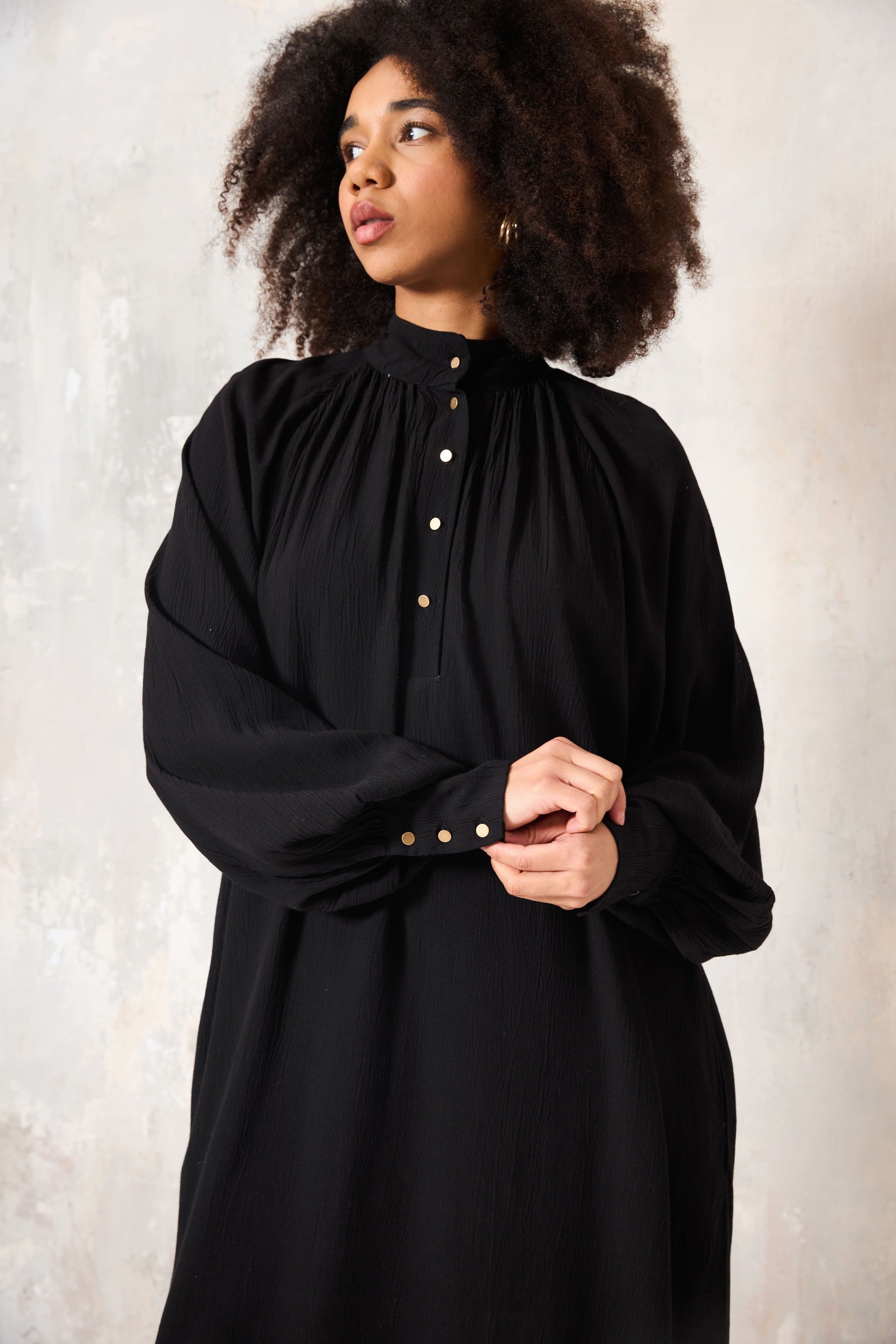 Chicosoleil Ozalee robe midi noire viscose manches longues