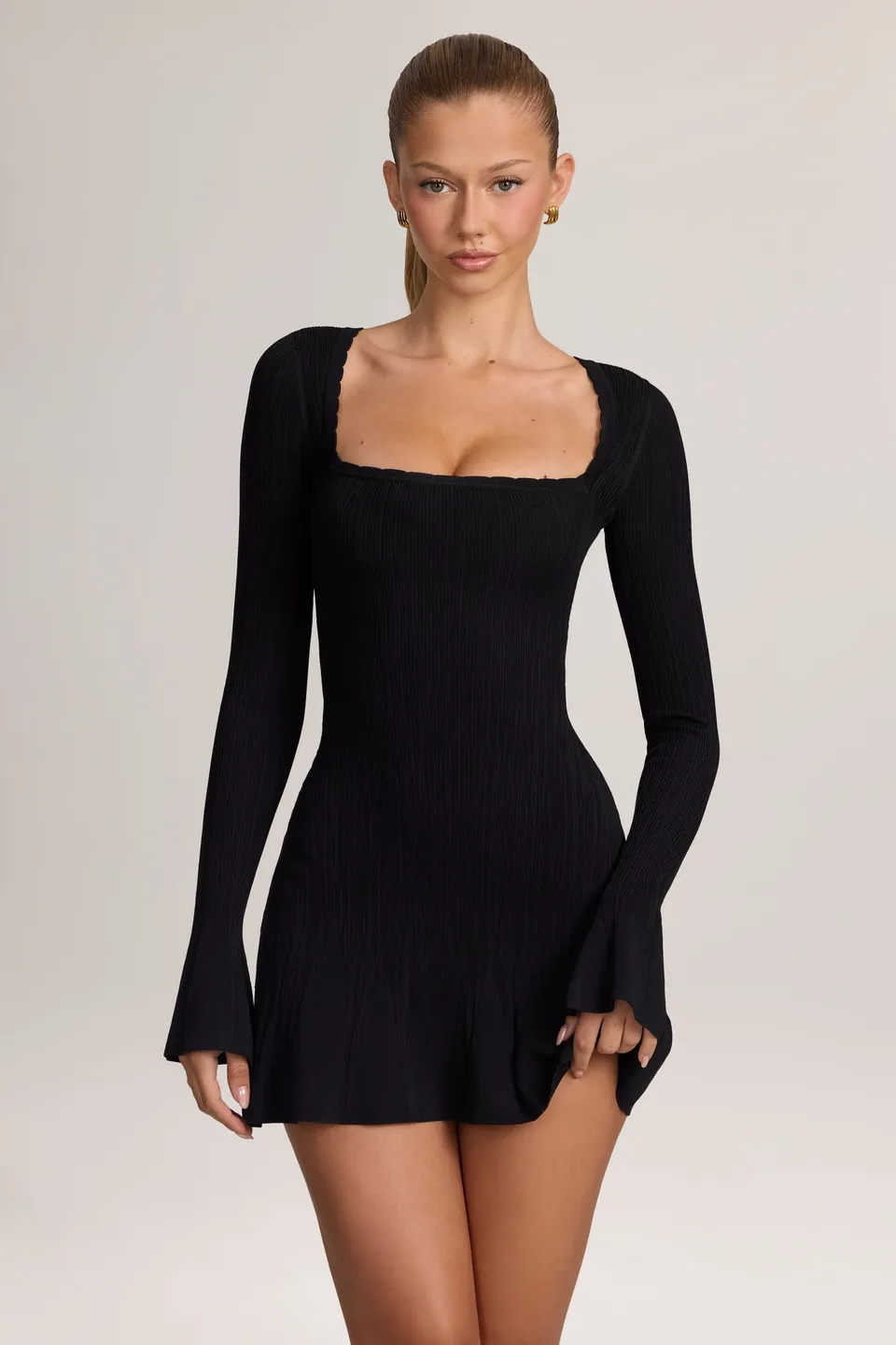 Oh Polly Valle Robe Mini Noire Maille Manches Longues Col Carré
