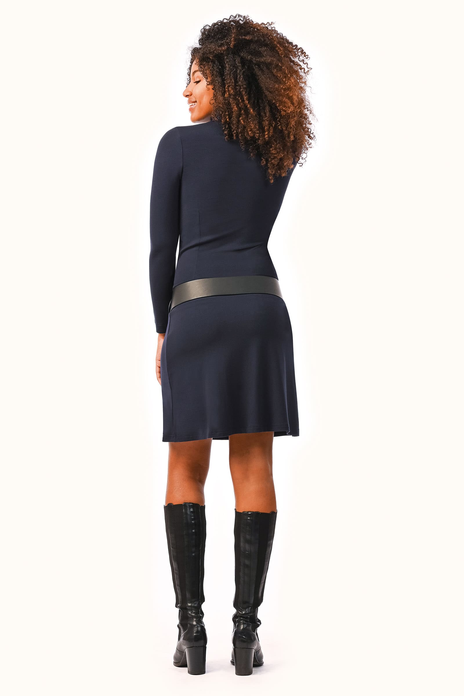 Thelma & Rose Magda robe courte col roulé noire 36