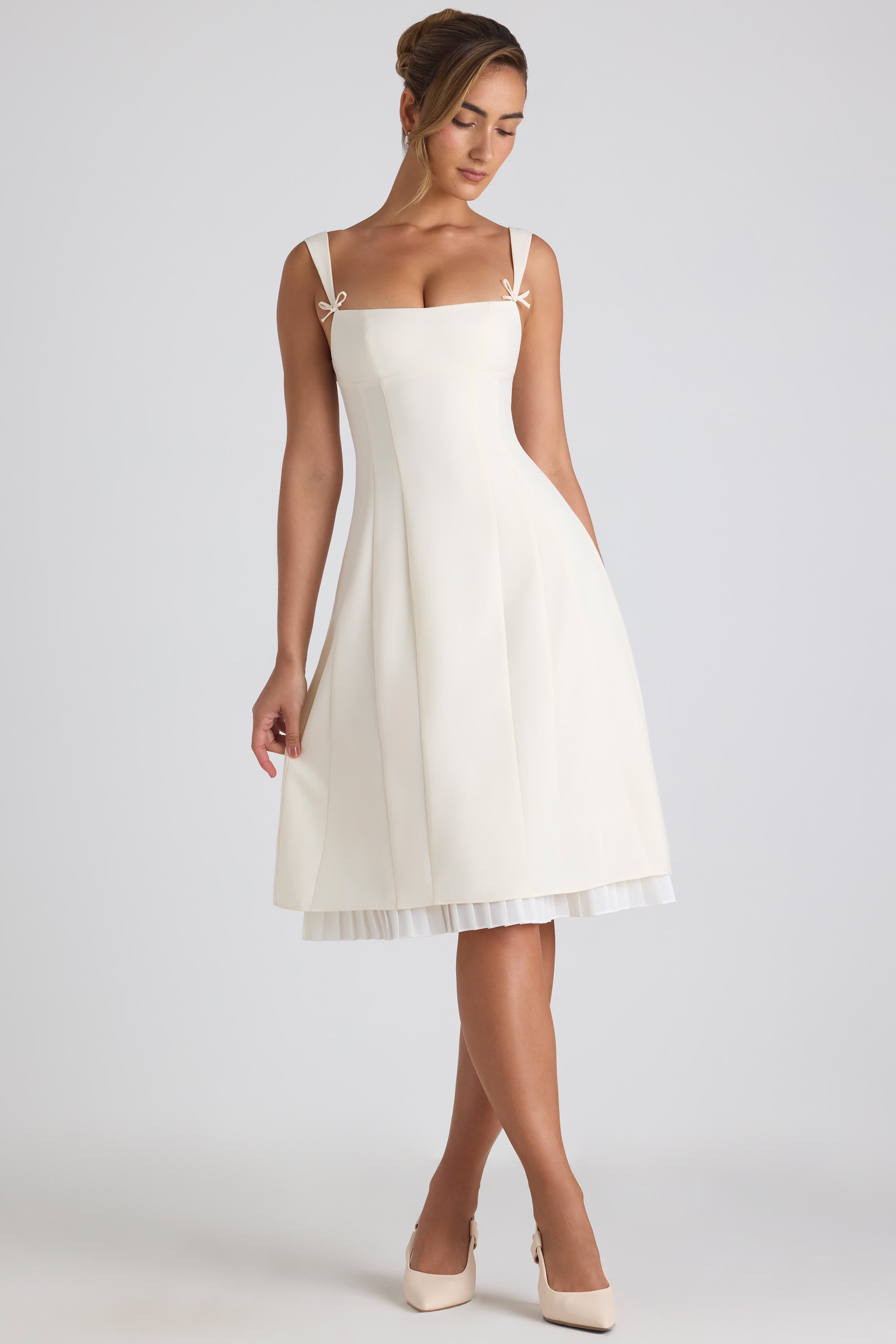 Oh Polly Isadora robe midi plissée ivoire col bardot