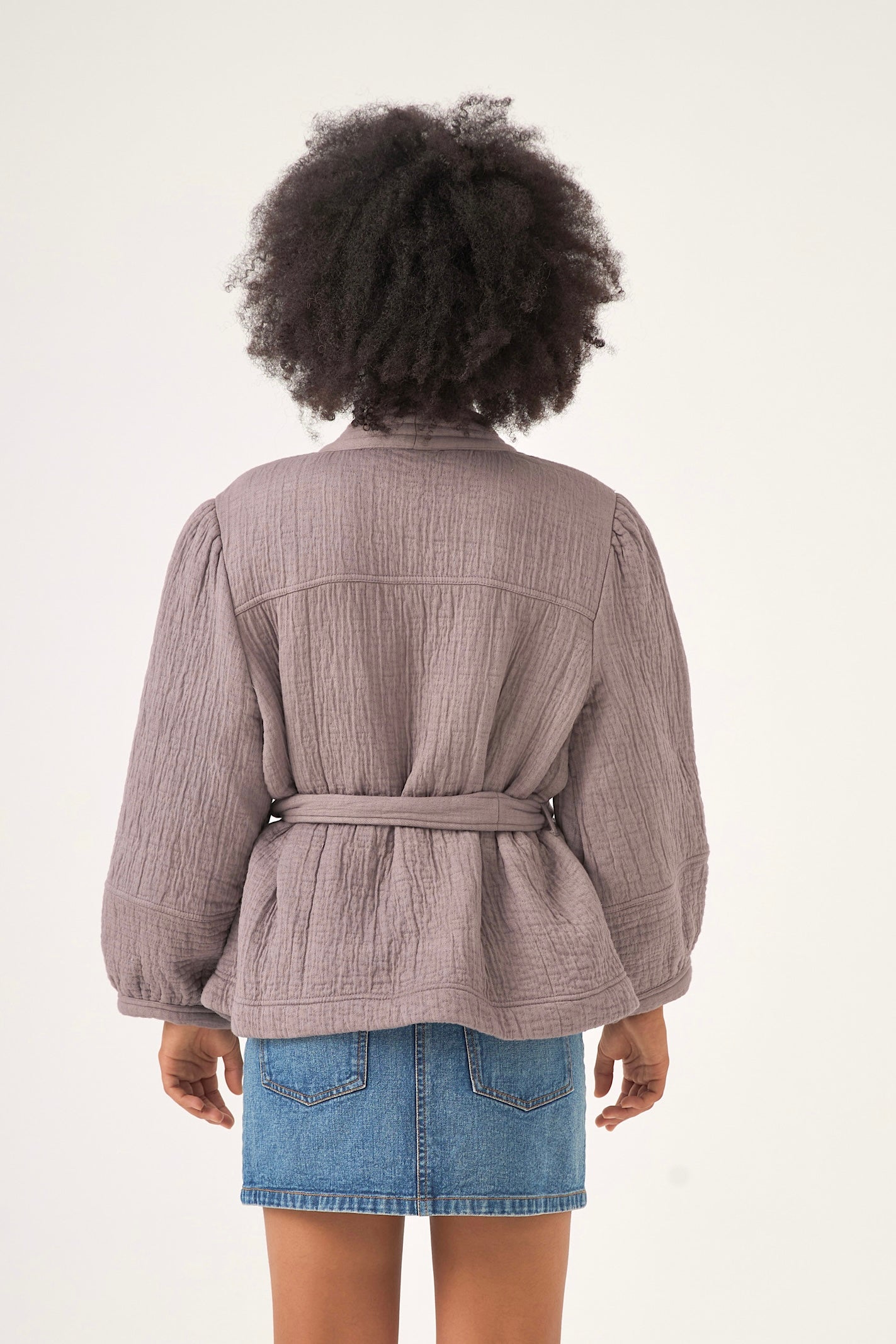 Chicosoleil Aurora veste kimono gris jacquard ceinturée