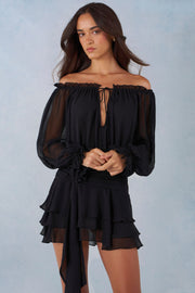 Oh Polly Alessia Mini Robe Noire Épaules Dénudées Volants