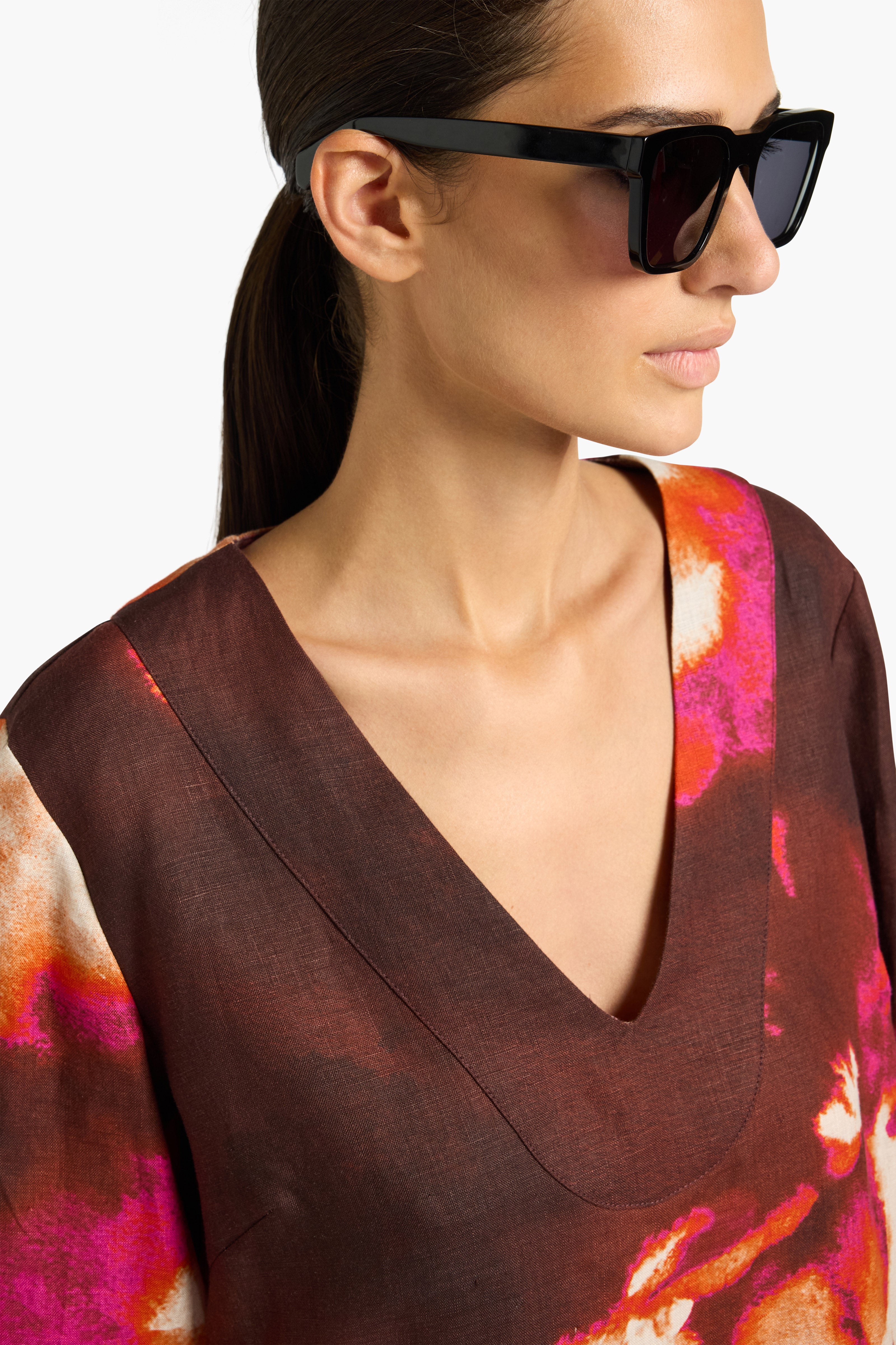 Liviana Conti Alma mini robe lin bordeaux col V 100% lin