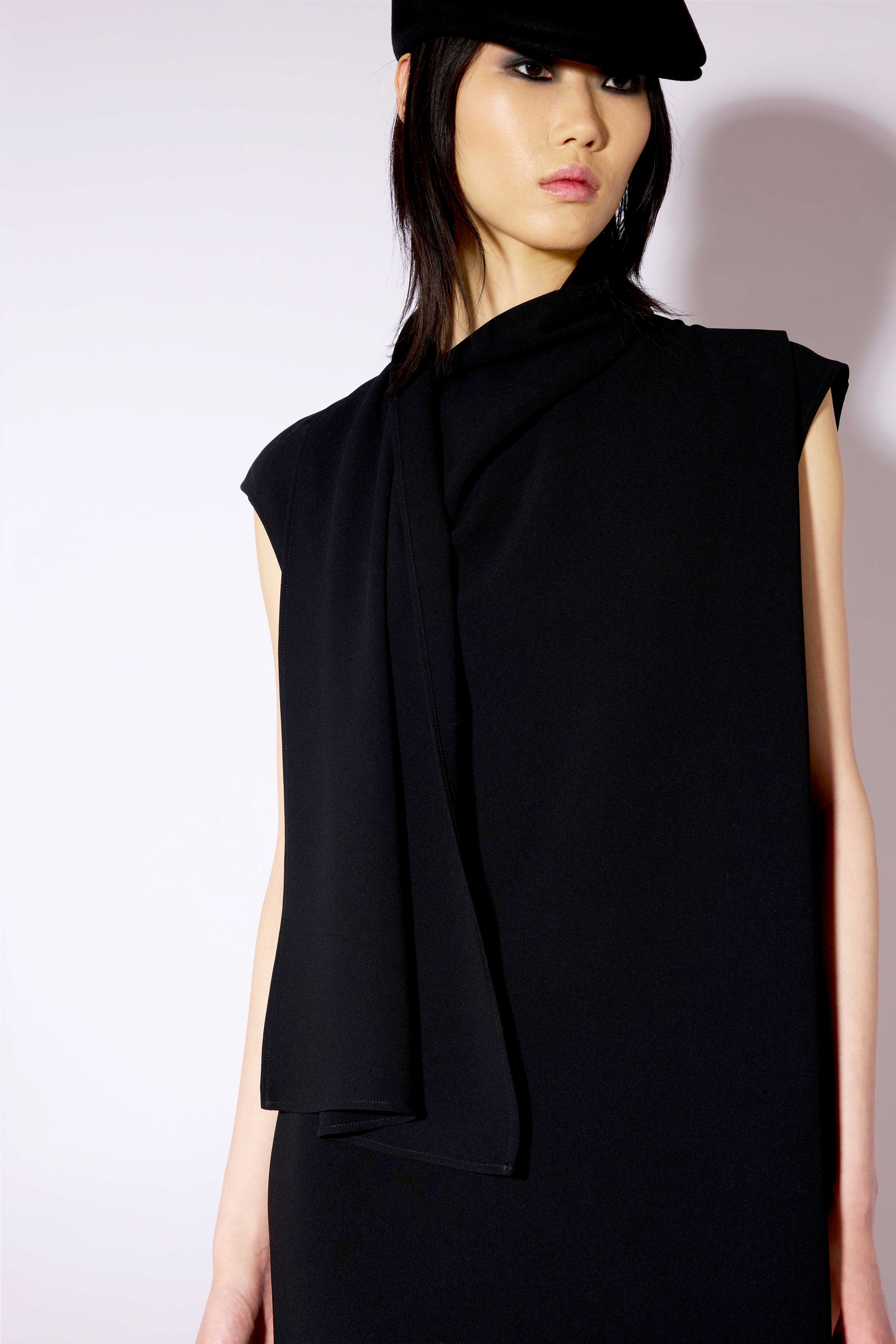 Liviana Conti Hope robe midi noire crêpe foulard