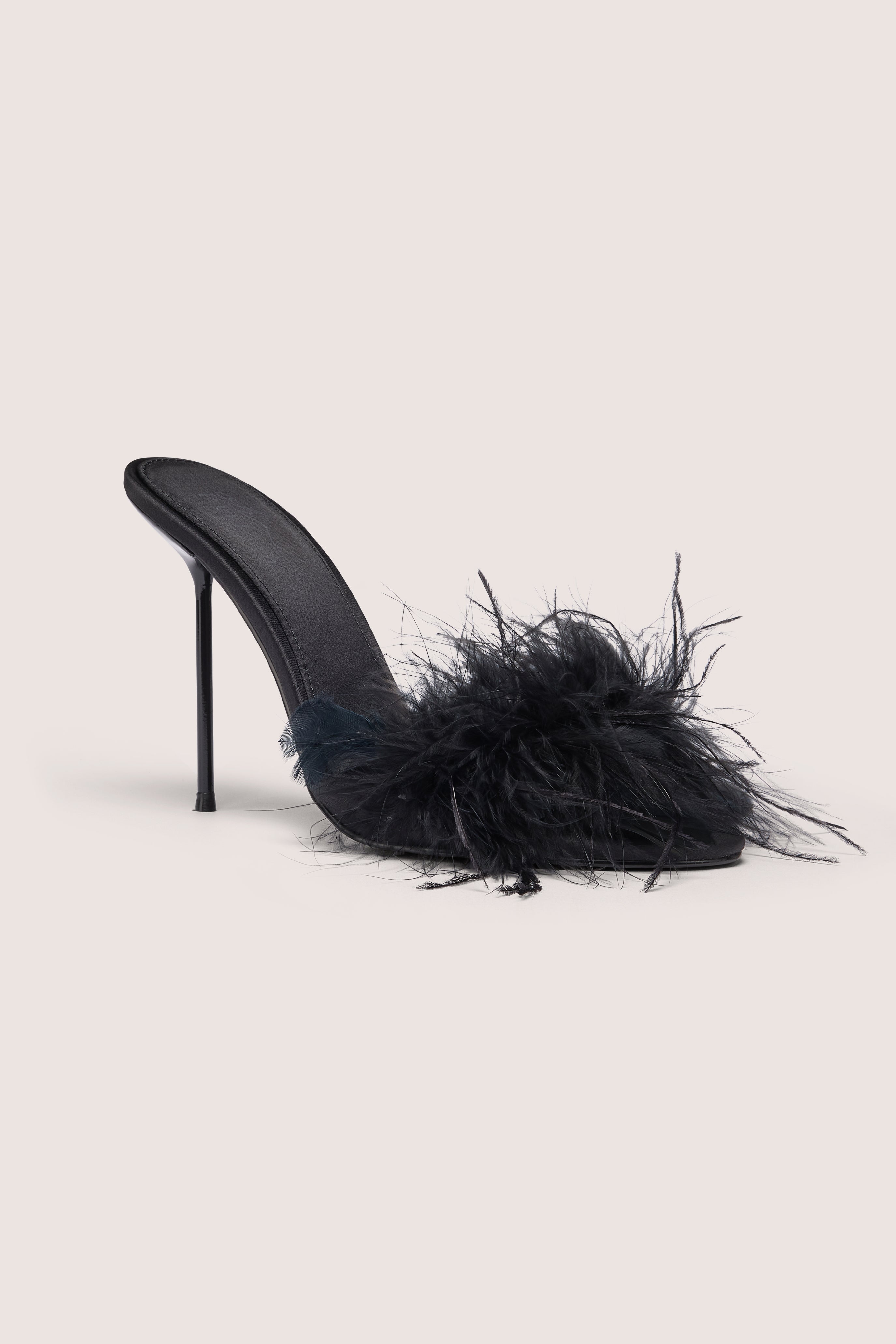 Oh Polly Kirlia mule satin talon noir plumes 11,5 cm