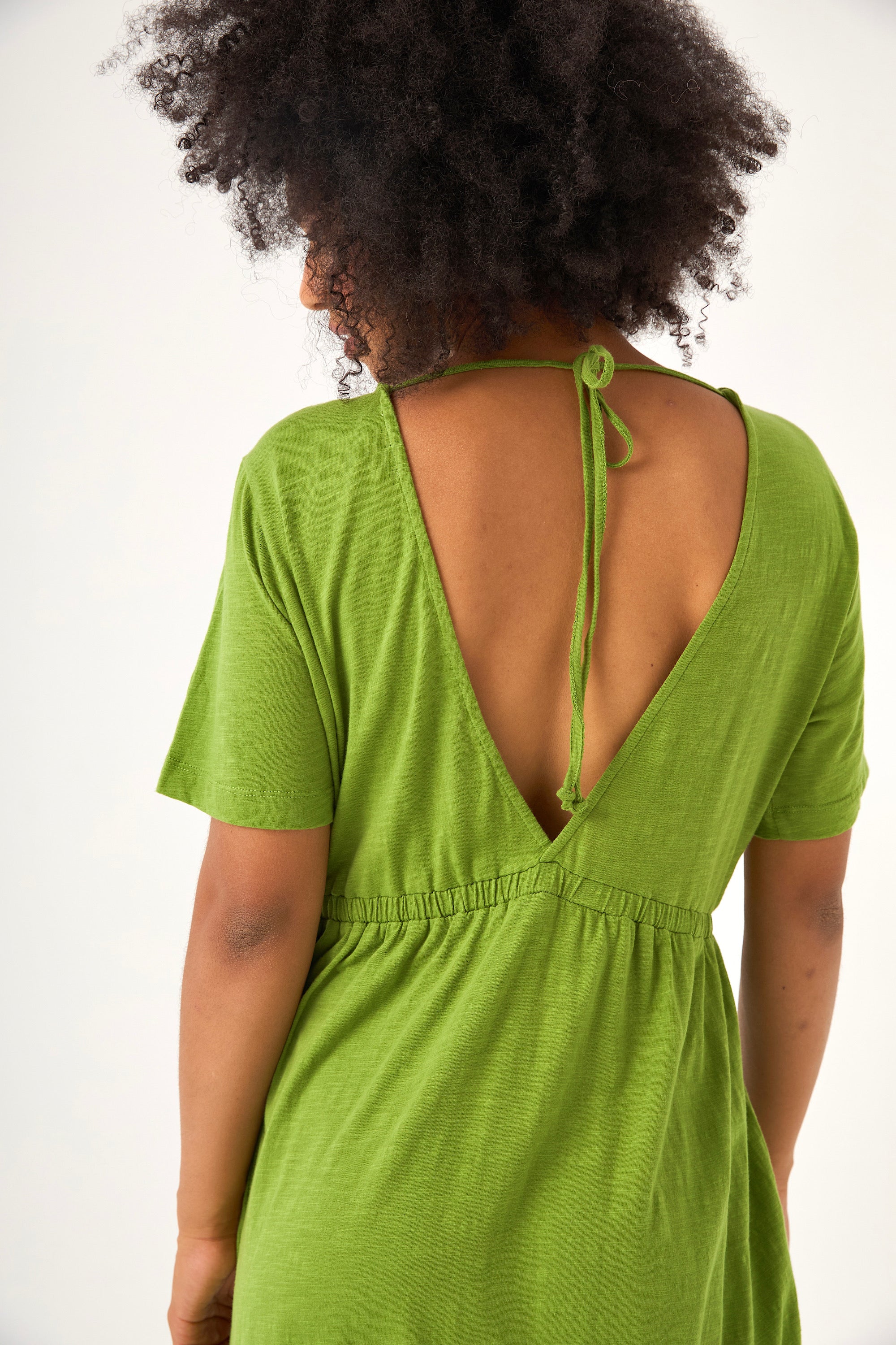 Chicosoleil Leona robe longue vert péridot col V coton