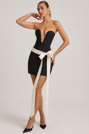 Oh Polly Neva mini robe bustier noire nœud corset