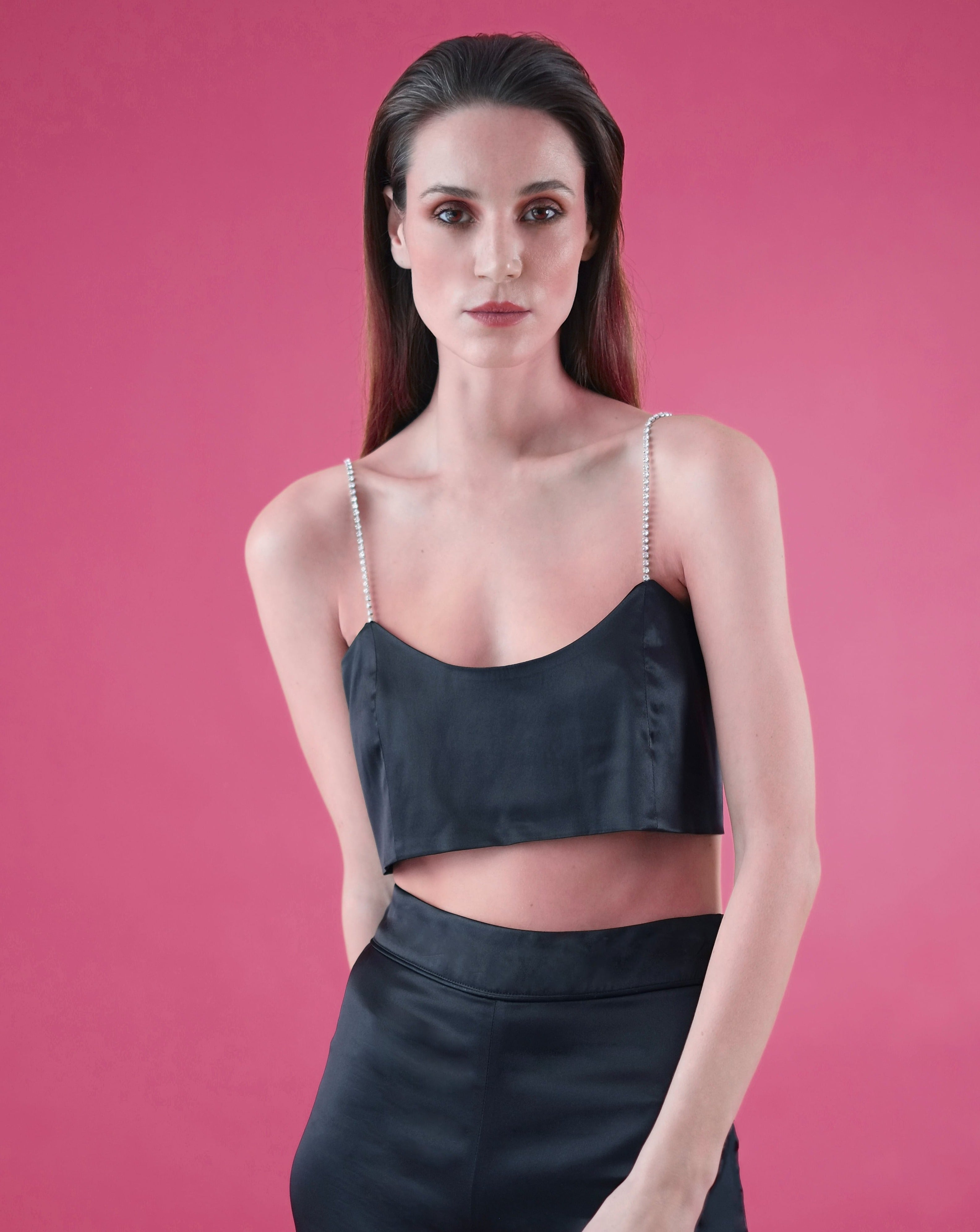 The Ethiquette Gigi crop top satin noir taille M