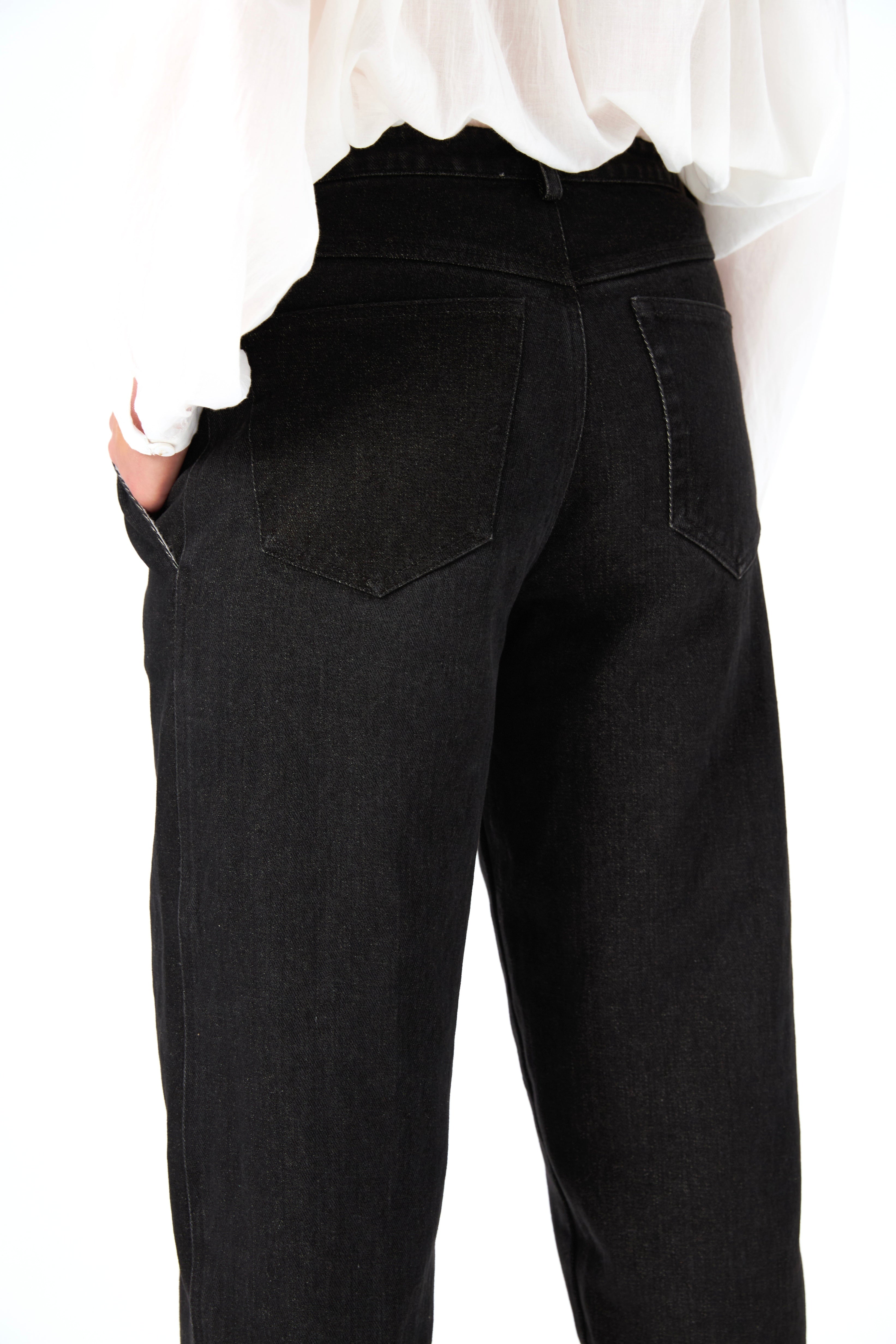 Chicosoleil Rio jean carotte noir taille haute coton